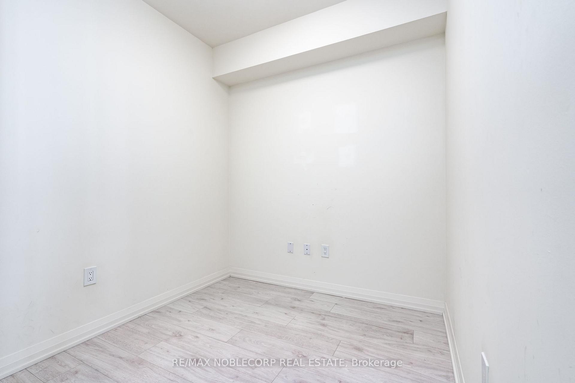 Photo 4 of Unit 2017, 9000 Jane Street, Vaughan, Concord — HOMEH