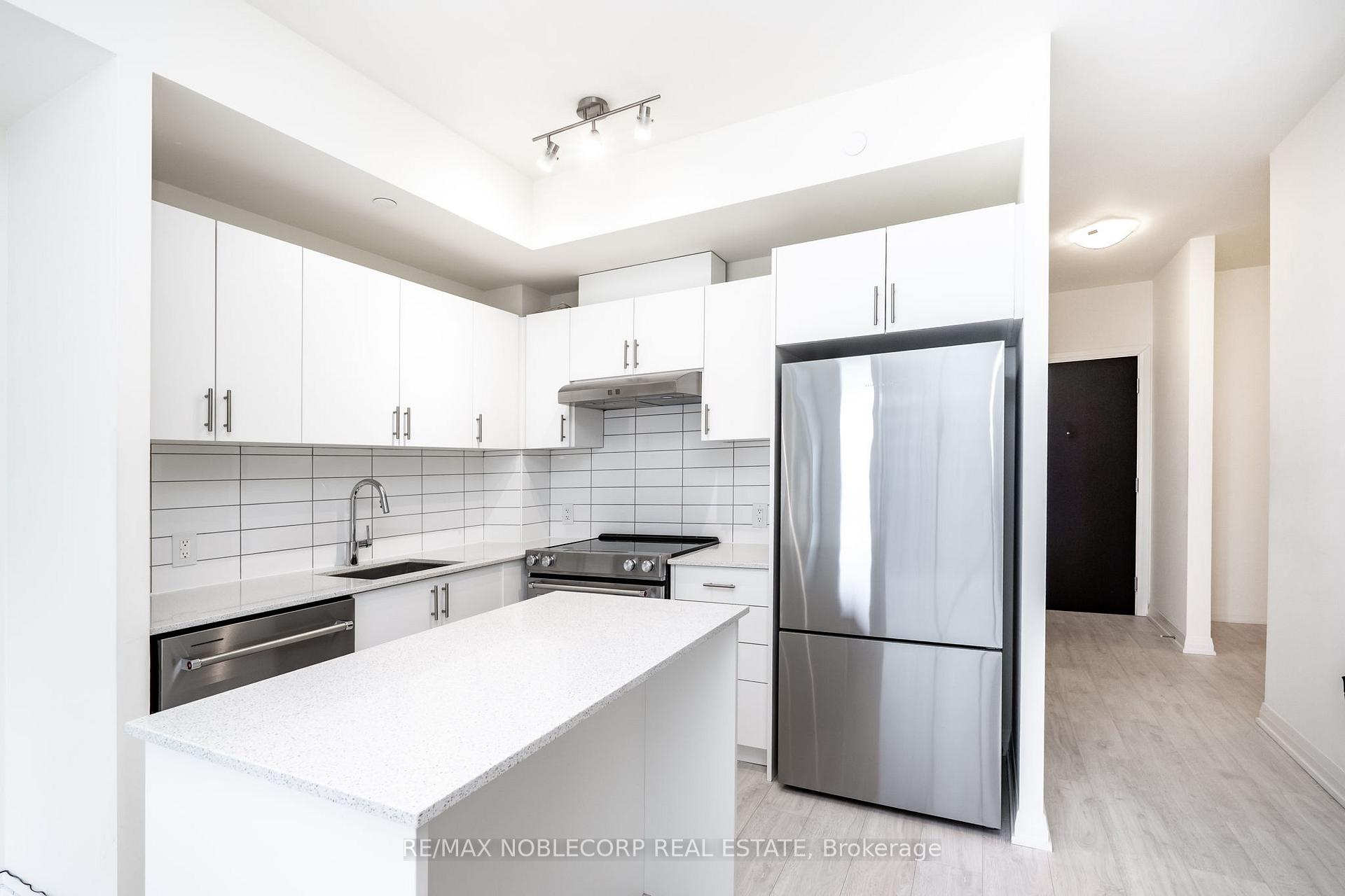 Photo 9 of Unit 2017, 9000 Jane Street, Vaughan, Concord — HOMEH