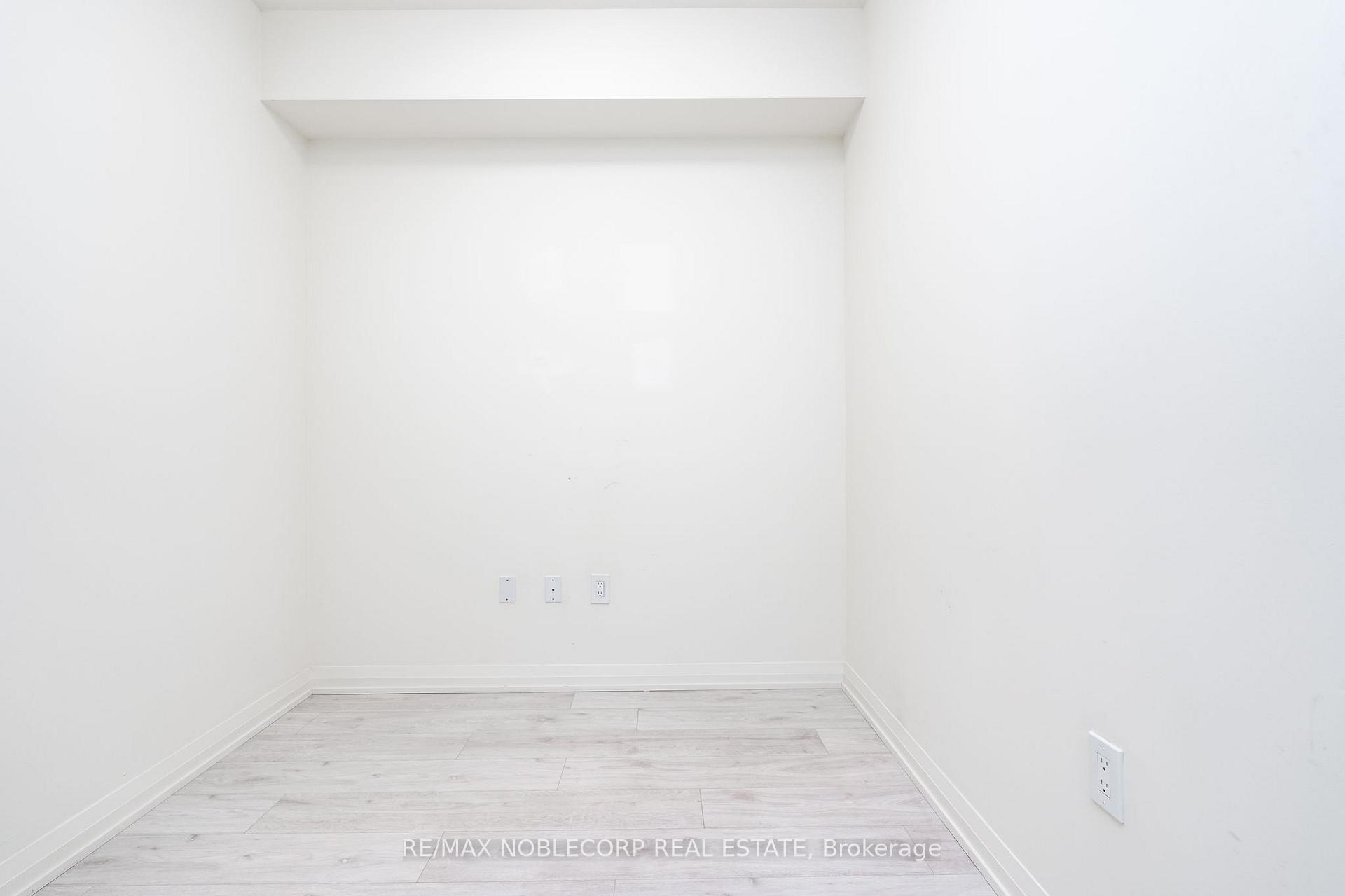 Photo 2 of Unit 2017, 9000 Jane Street, Vaughan, Concord — HOMEH