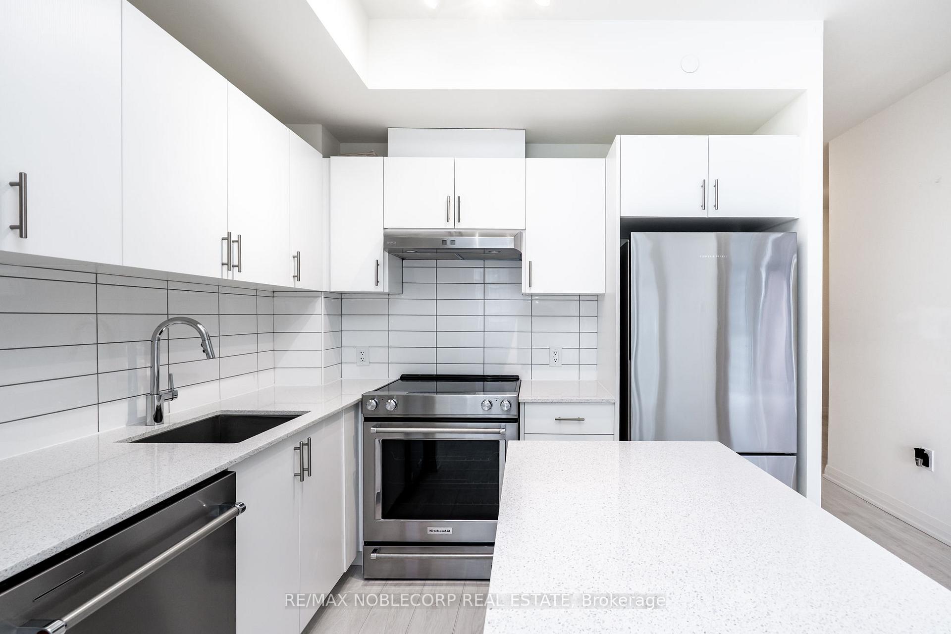 Photo 7 of Unit 2017, 9000 Jane Street, Vaughan, Concord — HOMEH