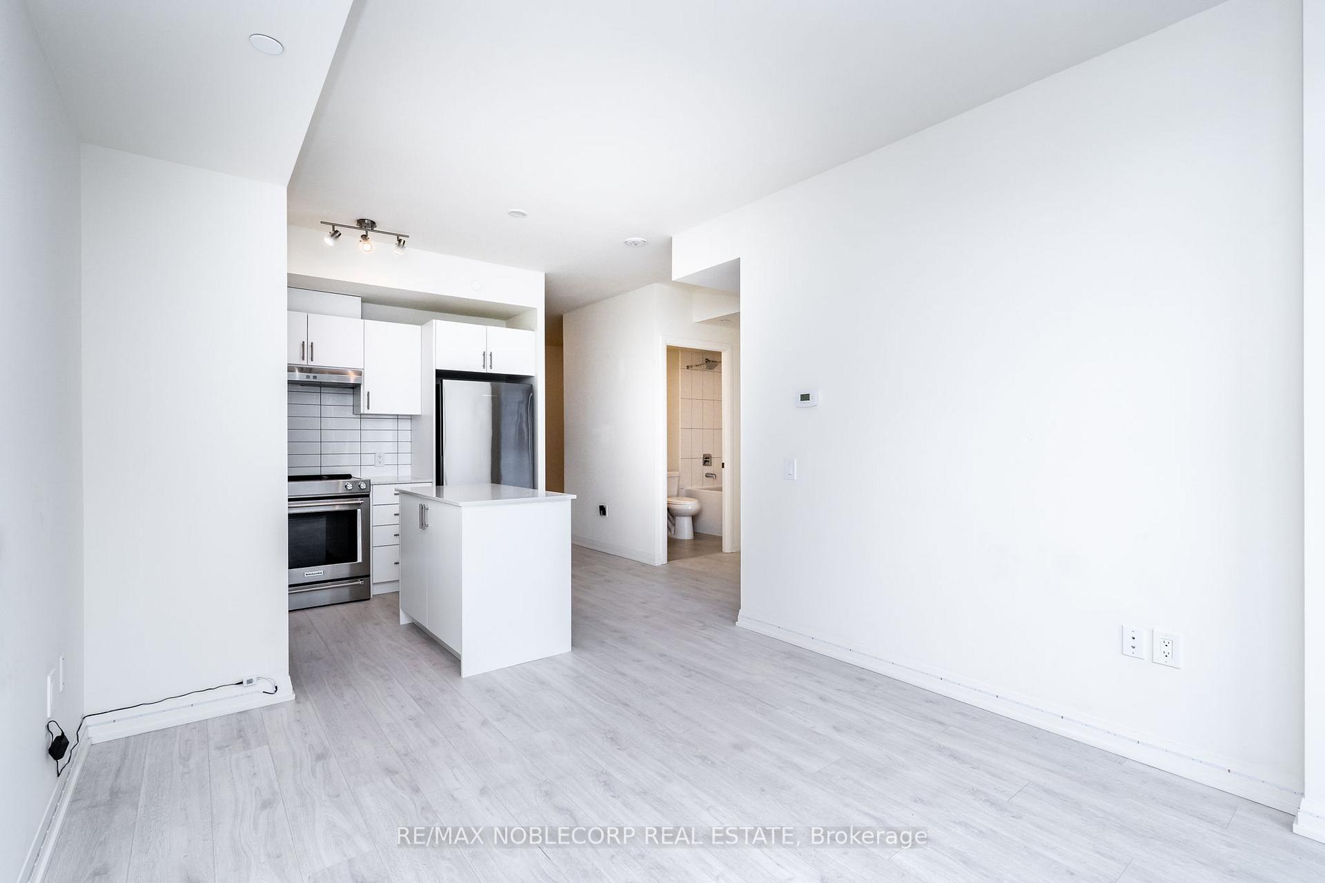 Photo 25 of Unit 2017, 9000 Jane Street, Vaughan, Concord — HOMEH