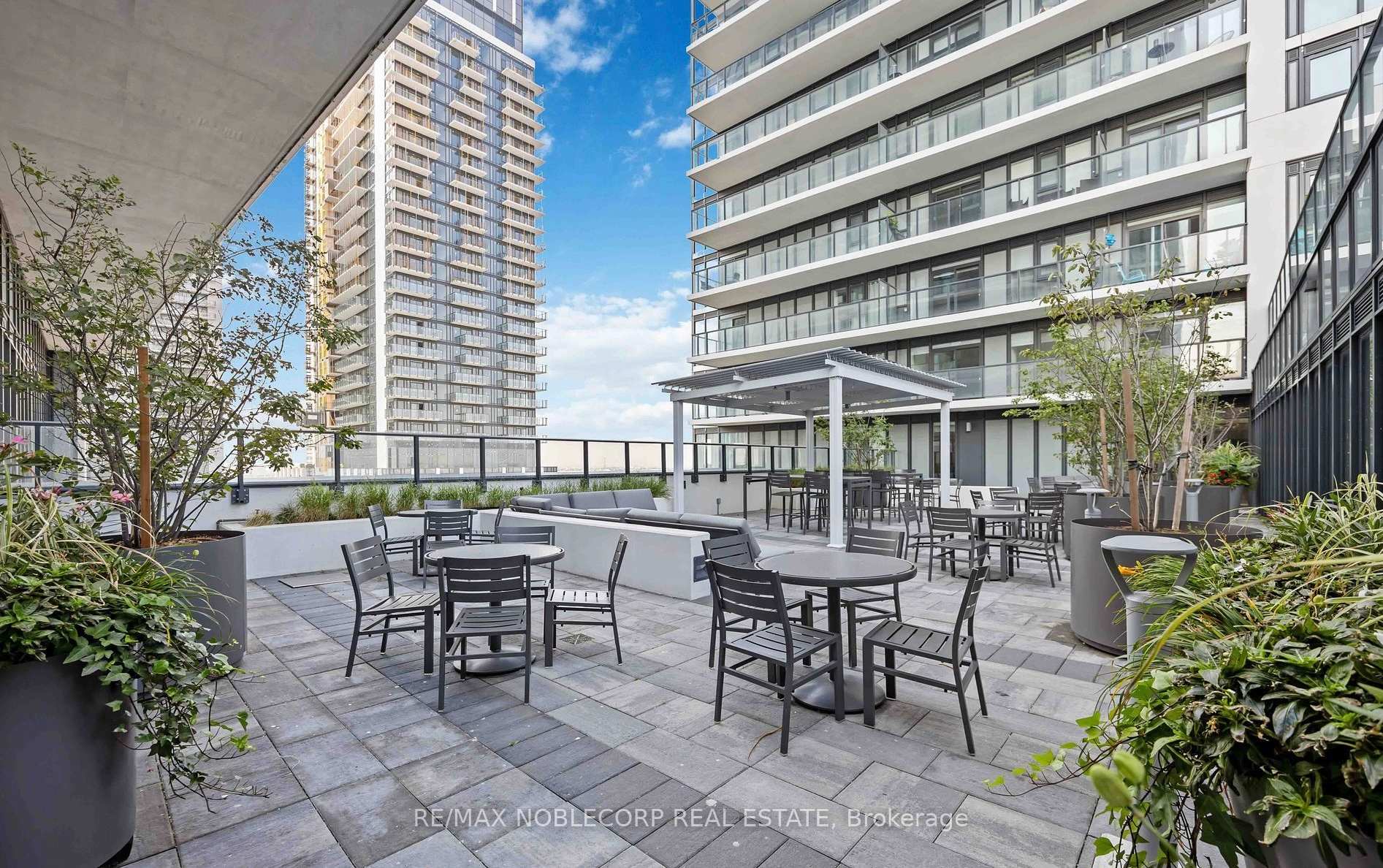 Photo 31 of Unit 2017, 9000 Jane Street, Vaughan, Concord — HOMEH