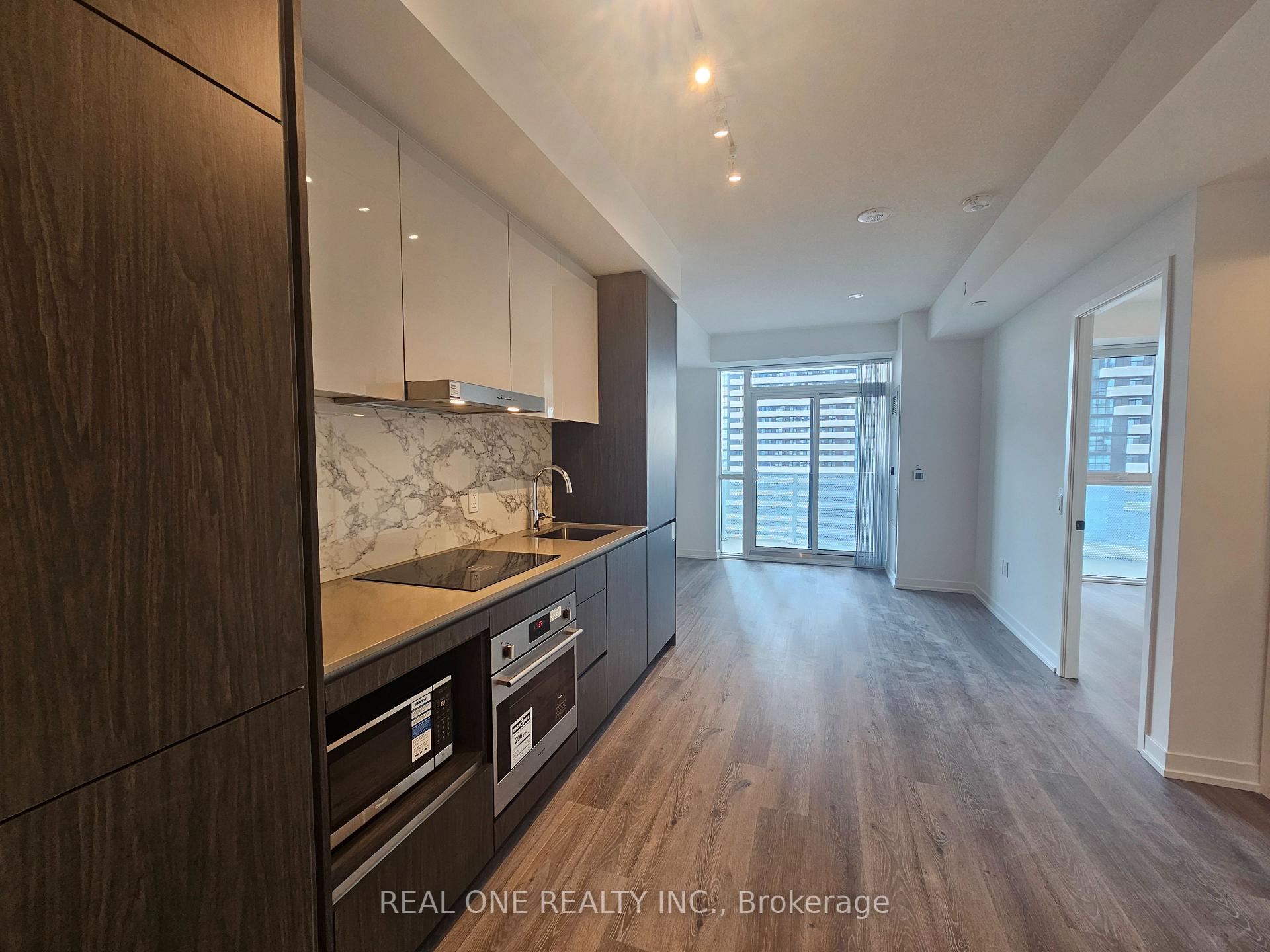 Photo 4 of Unit 1102, 28 Interchange Way, Vaughan, Vaughan Corporate Centre — HOMEH