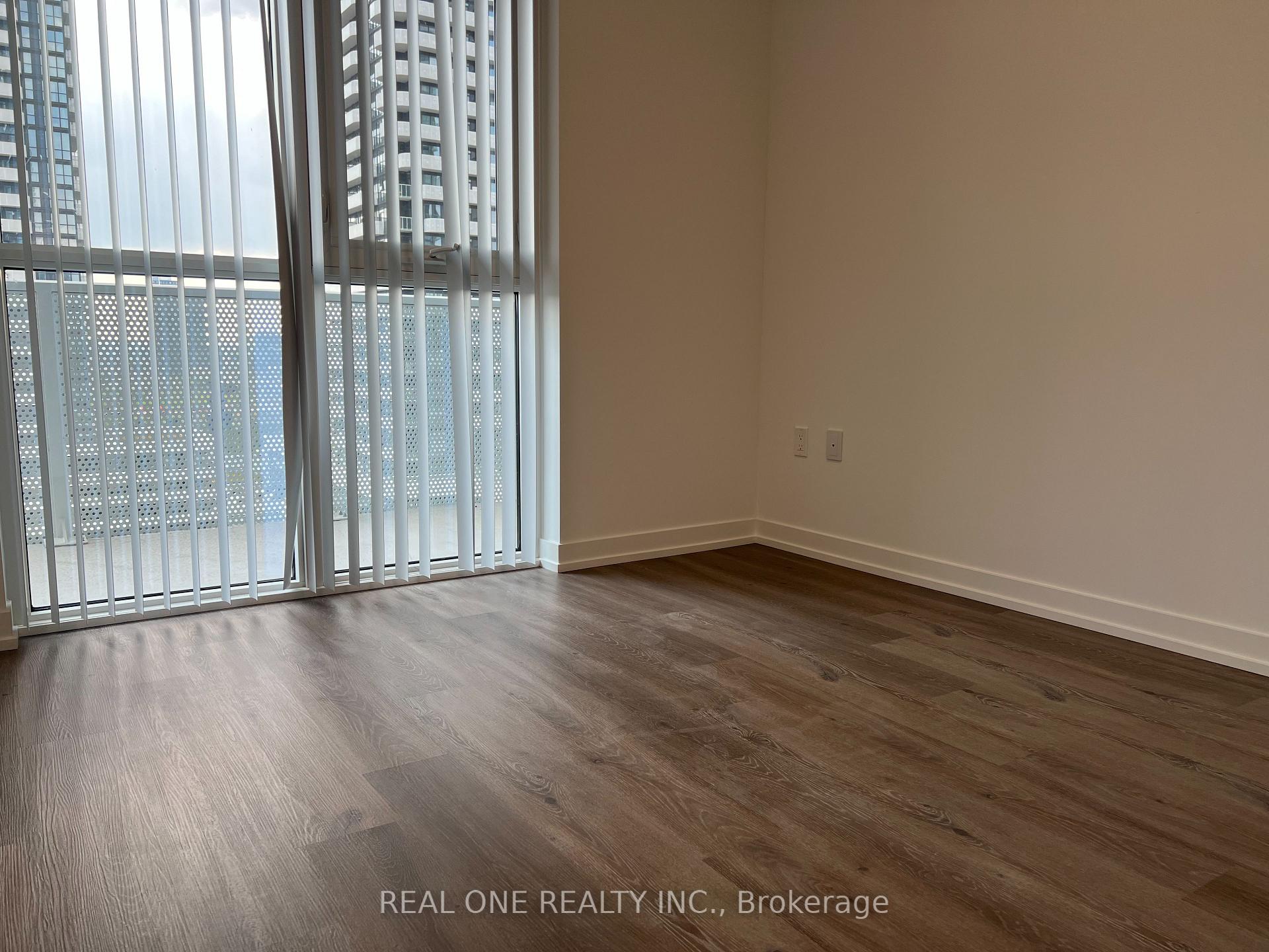 Photo 11 of Unit 1102, 28 Interchange Way, Vaughan, Vaughan Corporate Centre — HOMEH