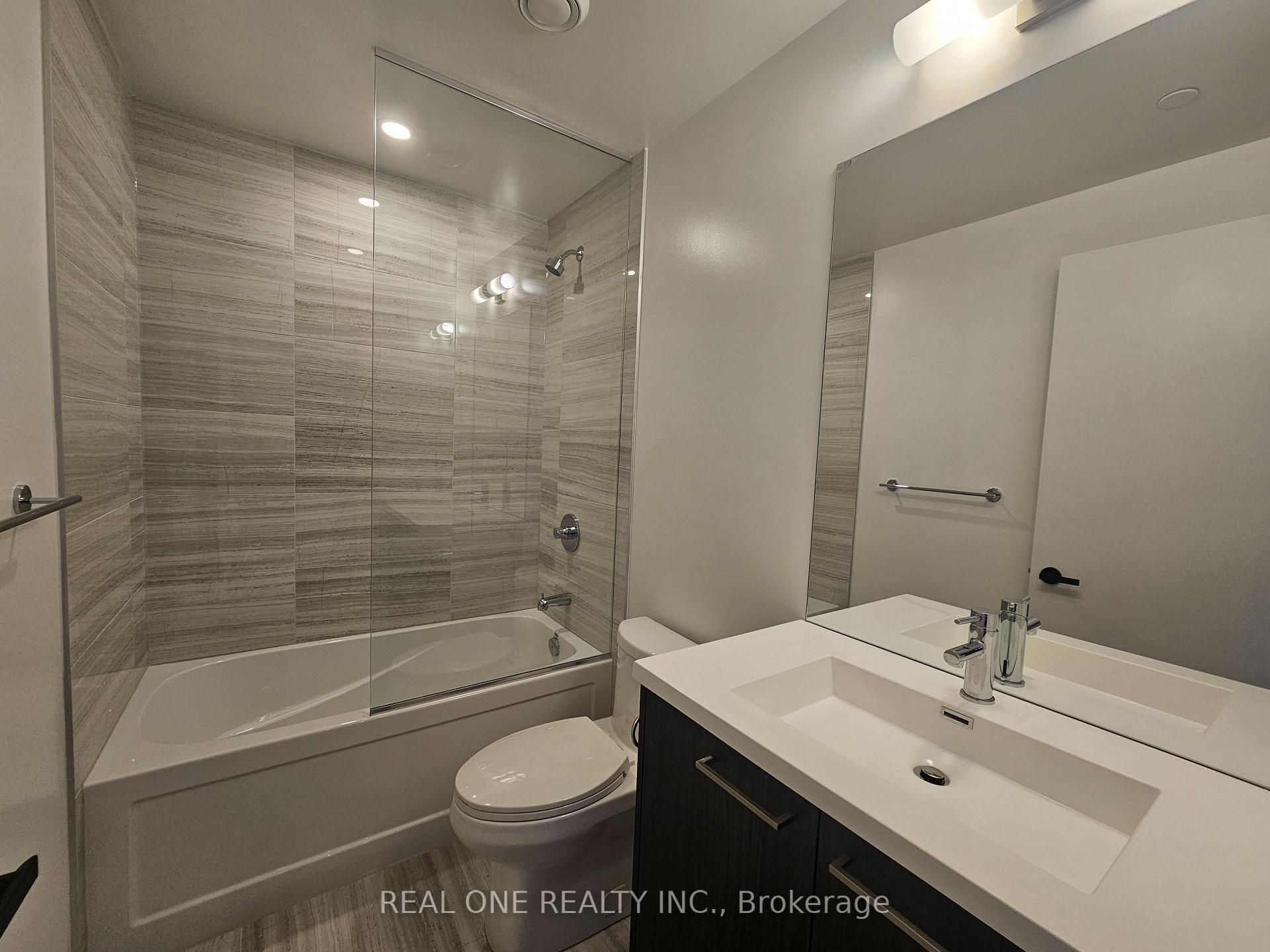 Photo 16 of Unit 1102, 28 Interchange Way, Vaughan, Vaughan Corporate Centre — HOMEH