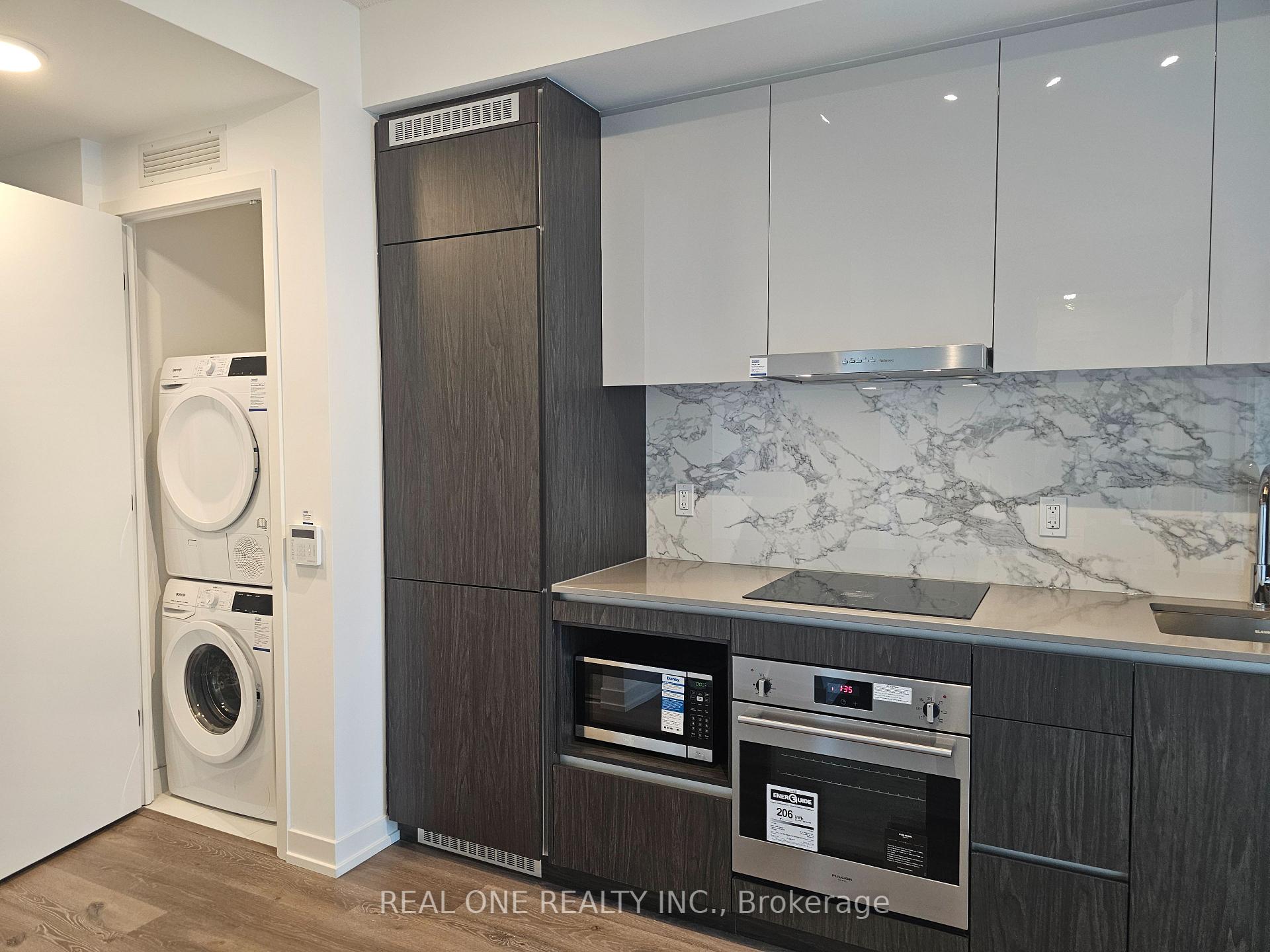 Photo 7 of Unit 1102, 28 Interchange Way, Vaughan, Vaughan Corporate Centre — HOMEH