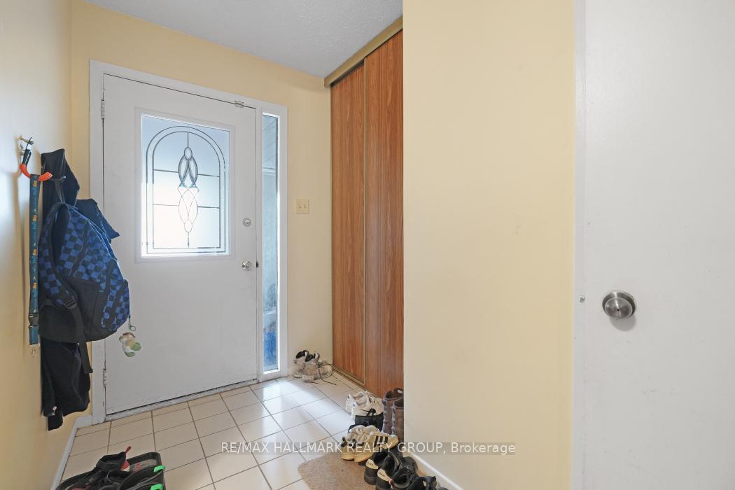 Photo 3 of 24 Erin Crescent, Ottawa, Hunt Club — HOMEH