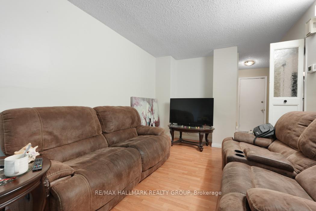 Photo 4 of 24 Erin Crescent, Ottawa, Hunt Club — HOMEH