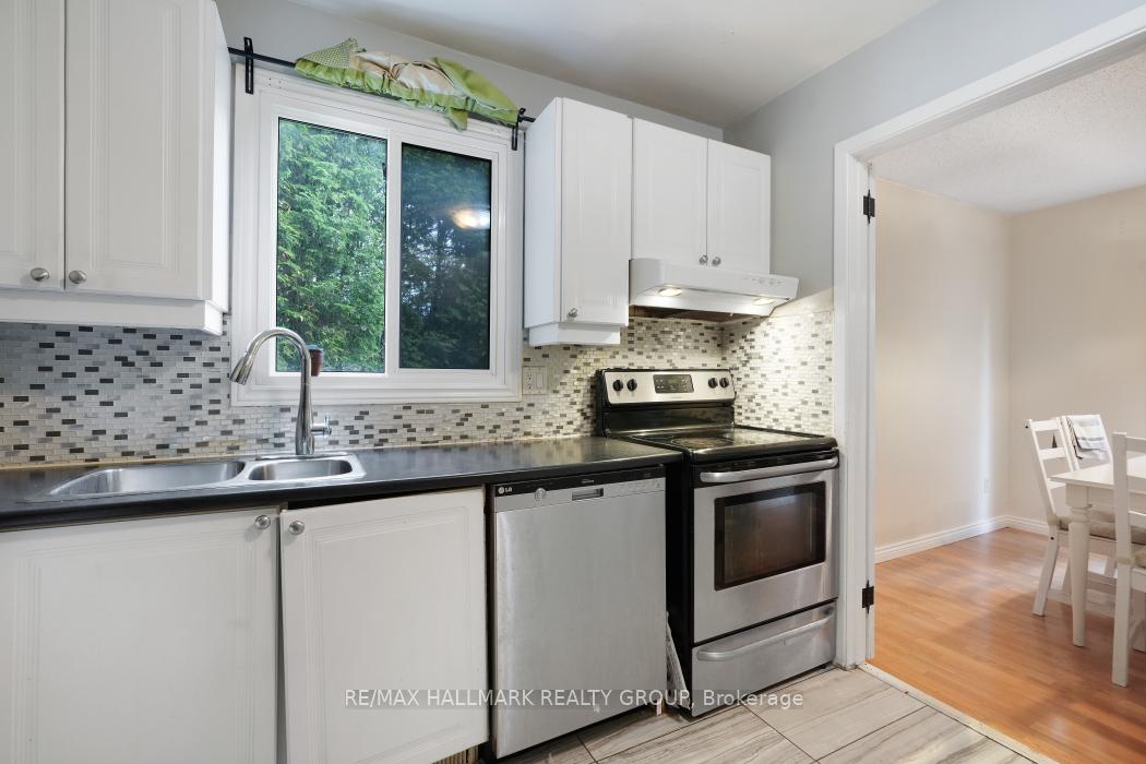 Photo 8 of 24 Erin Crescent, Ottawa, Hunt Club — HOMEH
