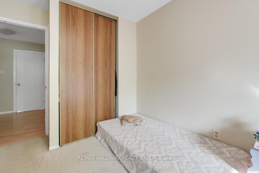 Photo 14 of 24 Erin Crescent, Ottawa, Hunt Club — HOMEH