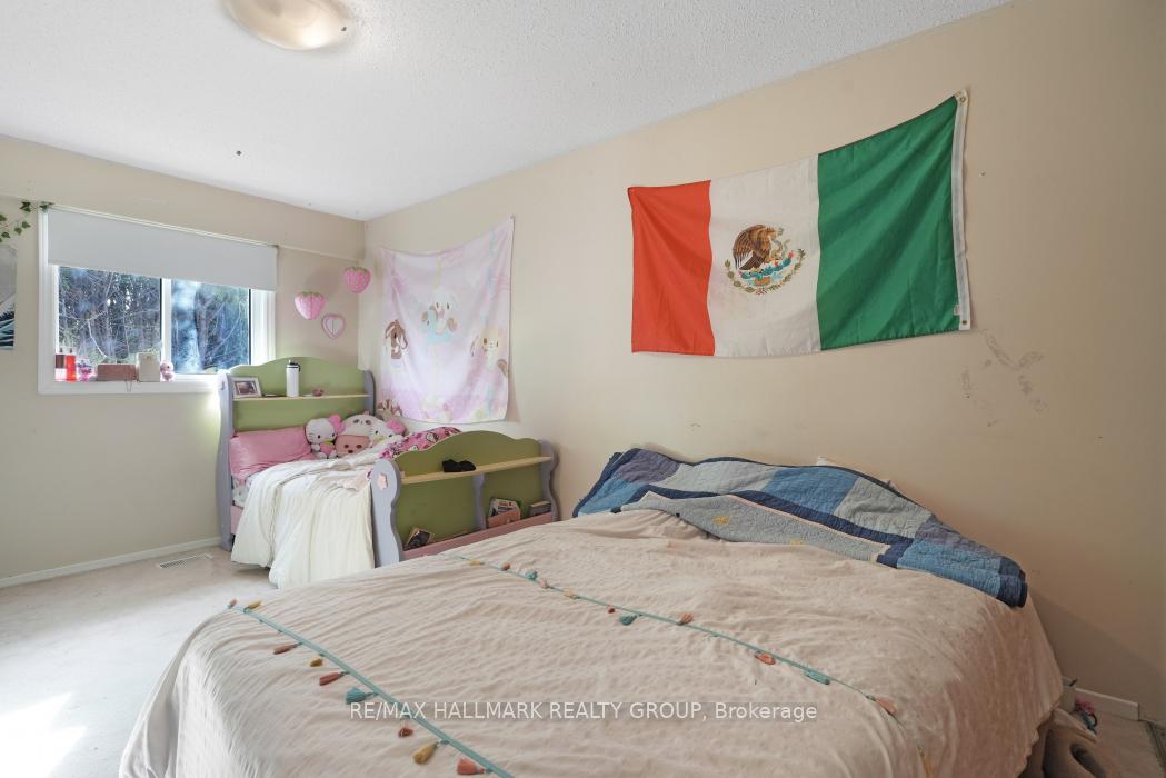 Photo 15 of 24 Erin Crescent, Ottawa, Hunt Club — HOMEH