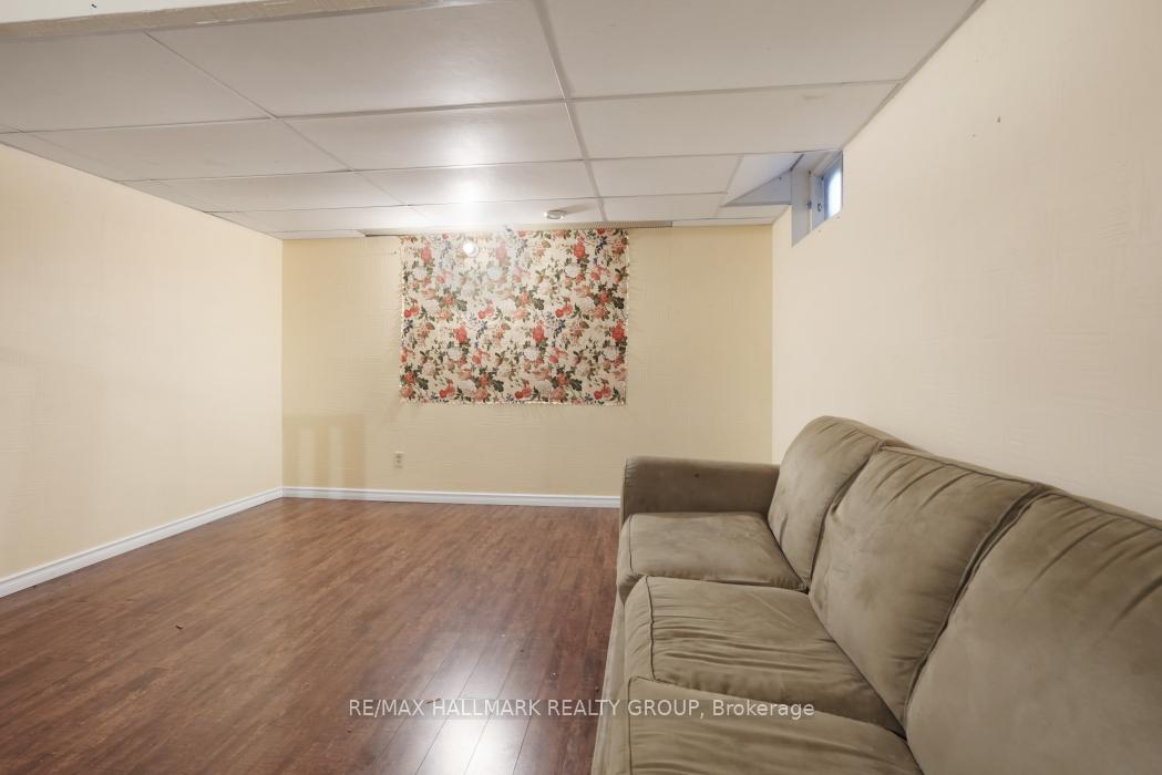 Photo 18 of 24 Erin Crescent, Ottawa, Hunt Club — HOMEH