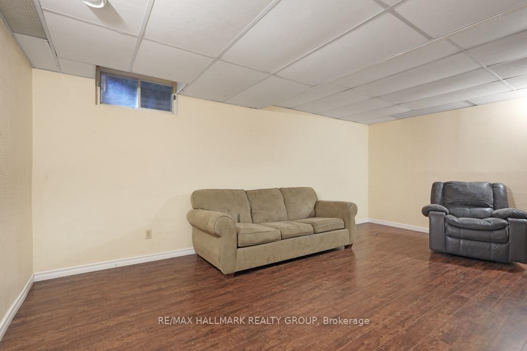 Photo 19 of 24 Erin Crescent, Ottawa, Hunt Club — HOMEH