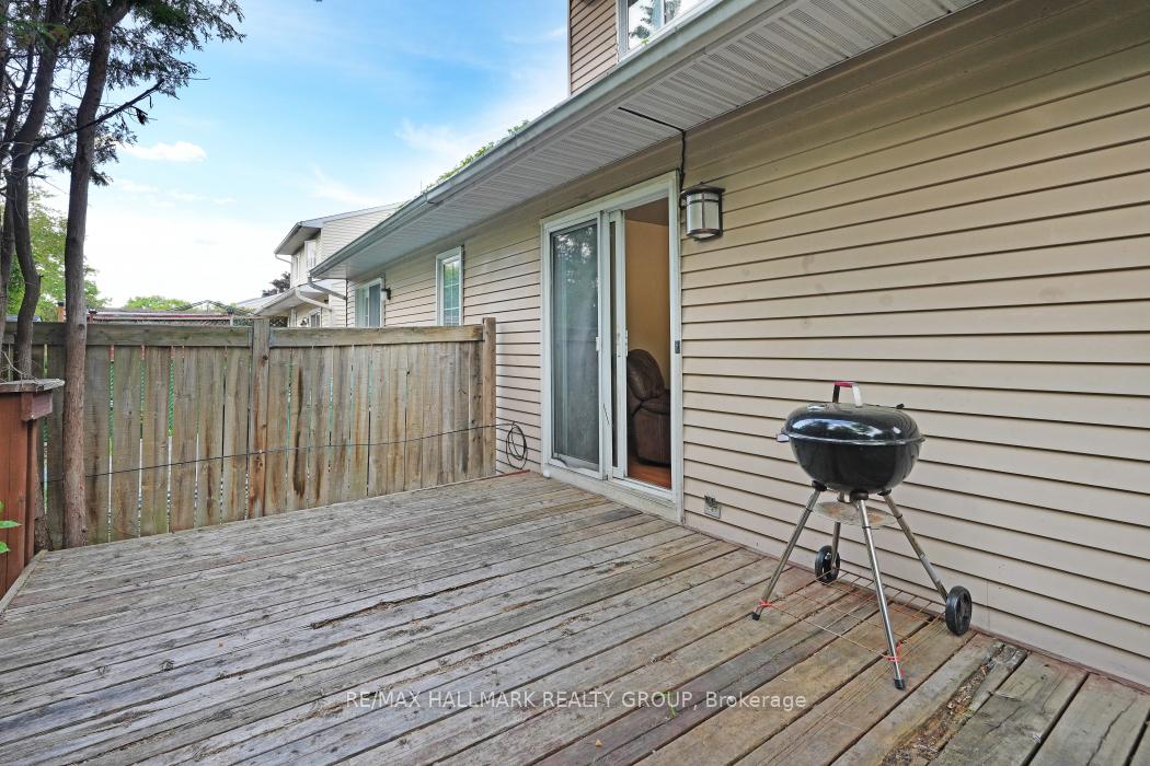 Photo 22 of 24 Erin Crescent, Ottawa, Hunt Club — HOMEH