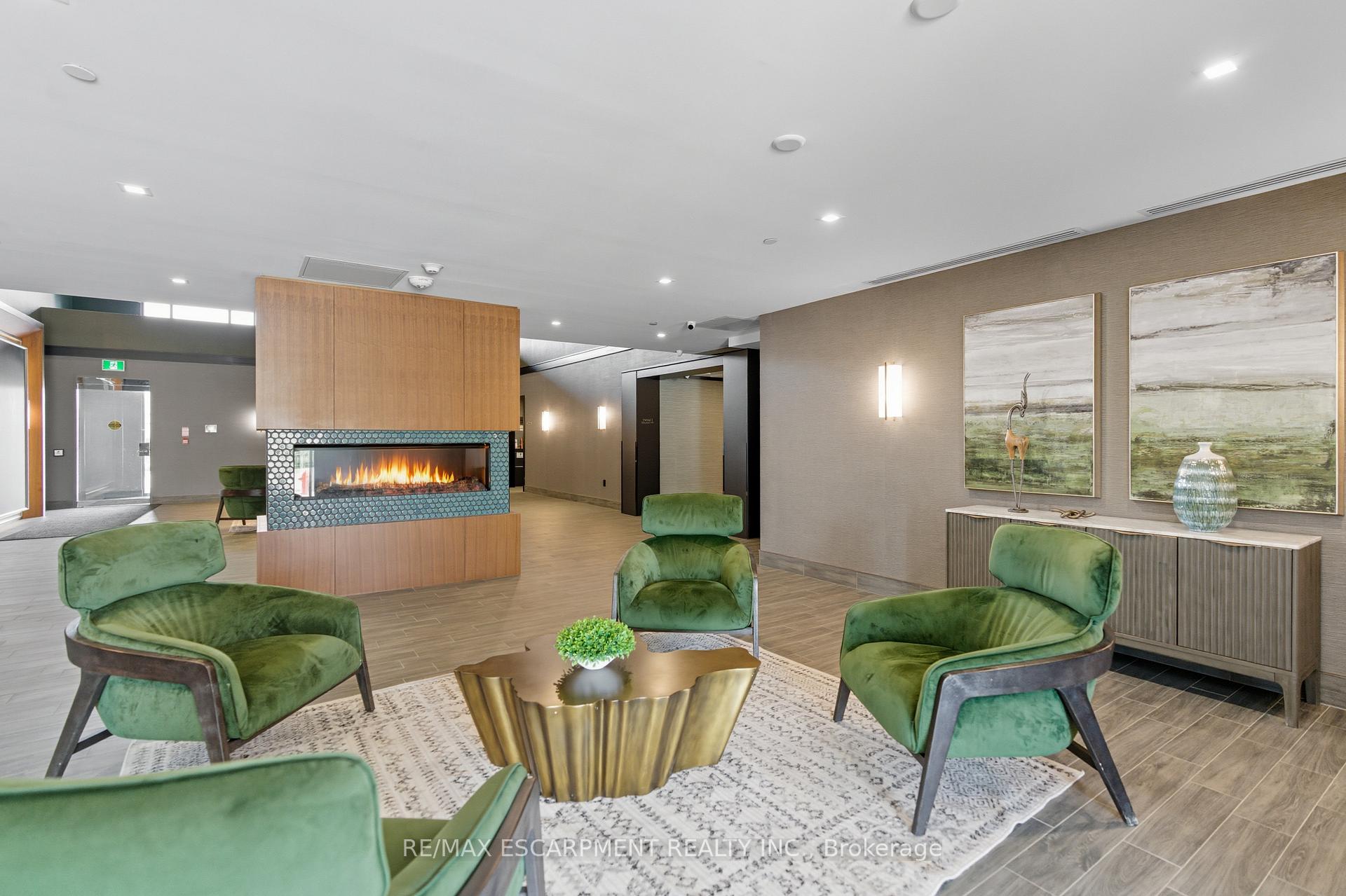 Photo 3 of Unit 336, 450 Dundas Street E, Hamilton, Waterdown — HOMEH
