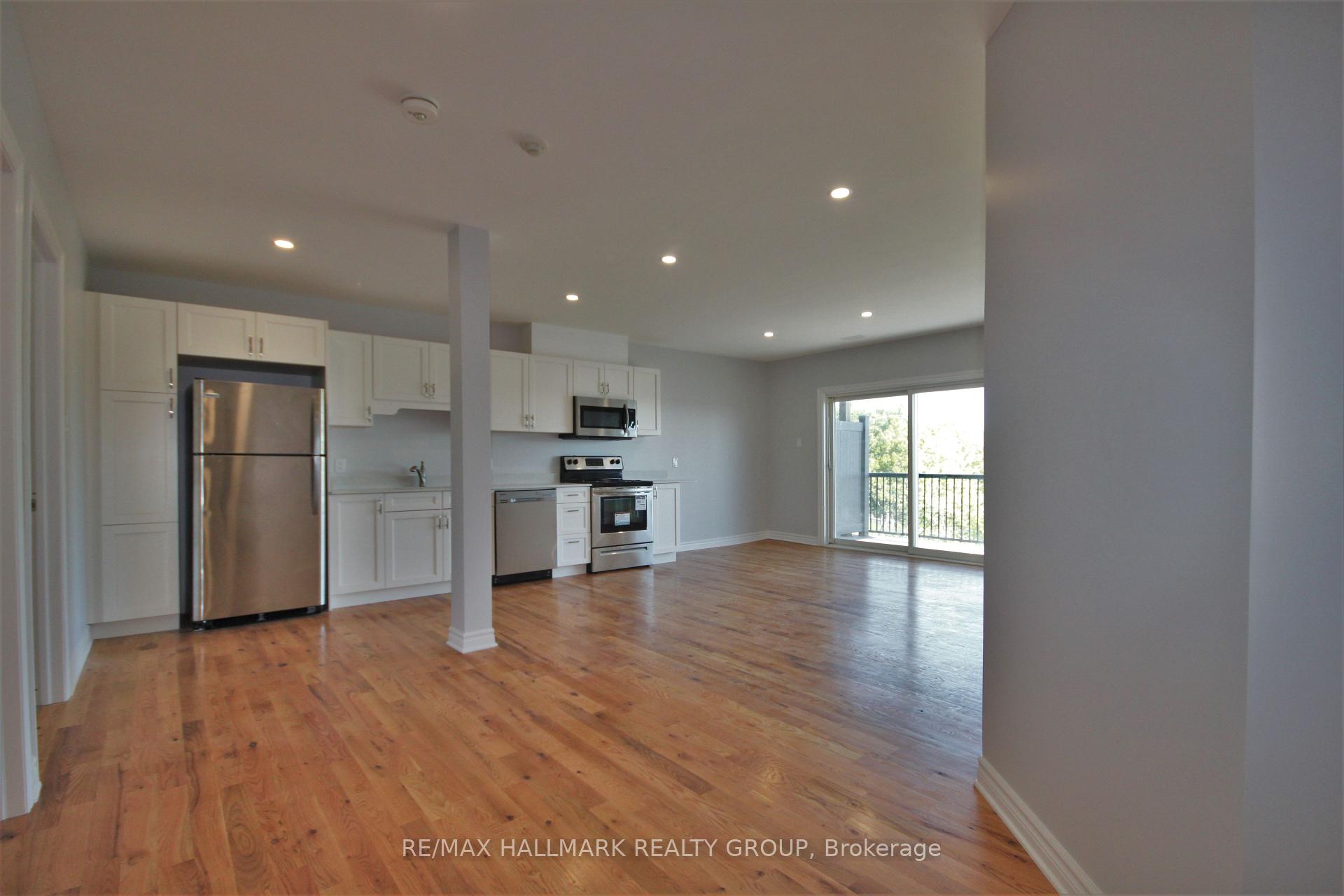 Photo 7 of Unit 5, 768 Usborne Street, McNab/Braeside, Mcnab/Braeside Twps — HOMEH