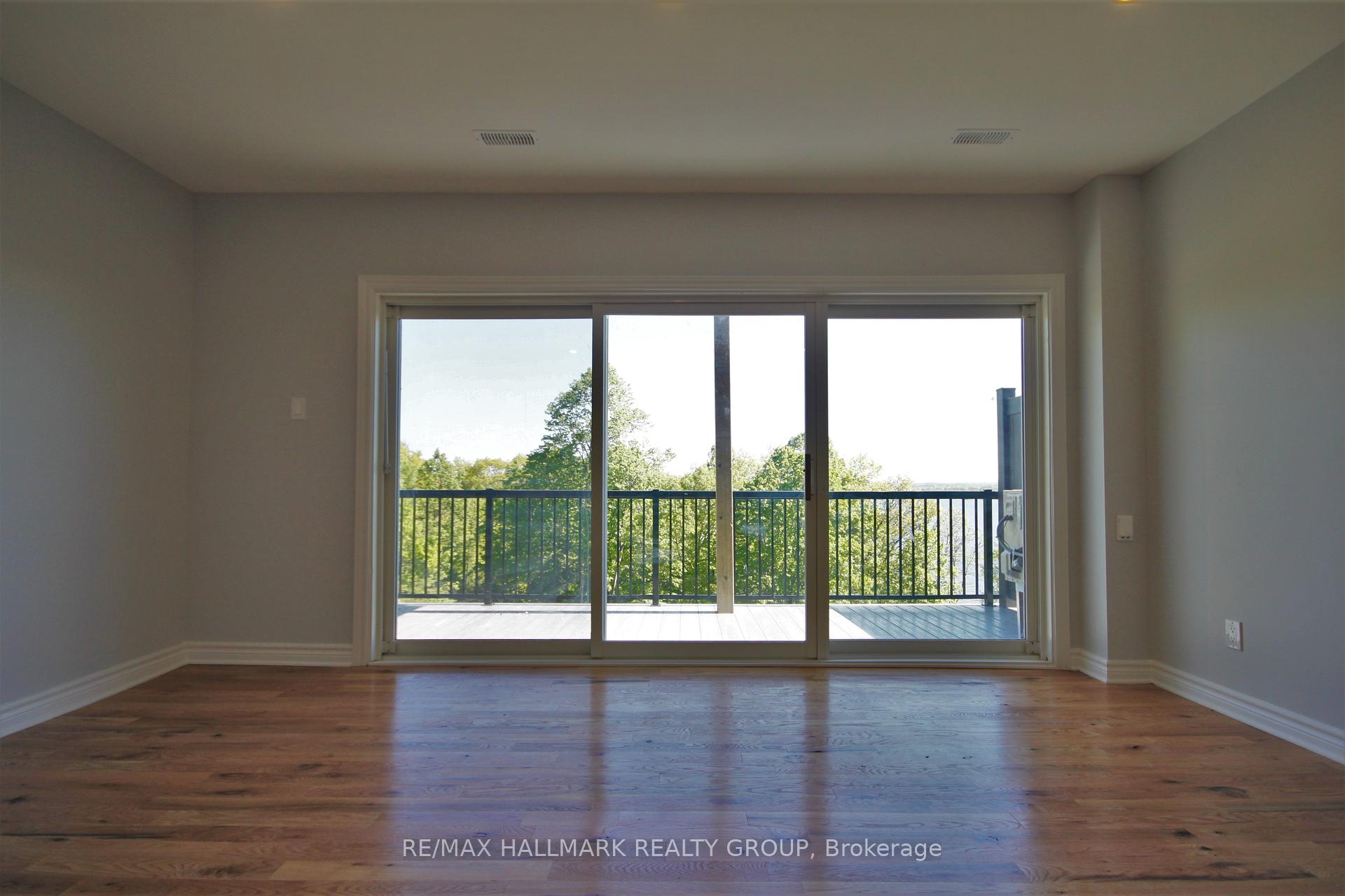Photo 11 of Unit 5, 768 Usborne Street, McNab/Braeside, Mcnab/Braeside Twps — HOMEH