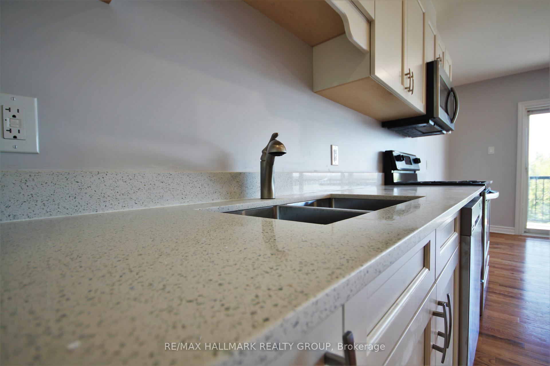 Photo 13 of Unit 5, 768 Usborne Street, McNab/Braeside, Mcnab/Braeside Twps — HOMEH