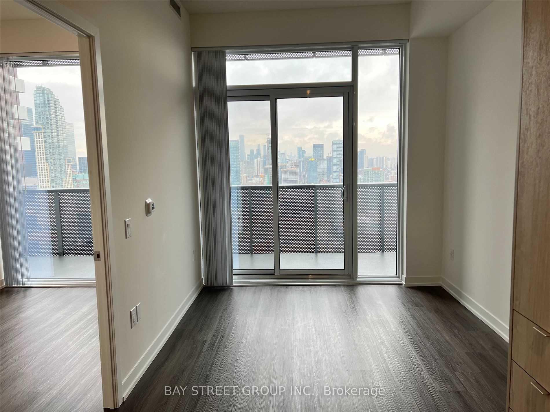 Photo 5 of Unit 4002, 138 Downes Street, Toronto, Waterfront Communities — HOMEH
