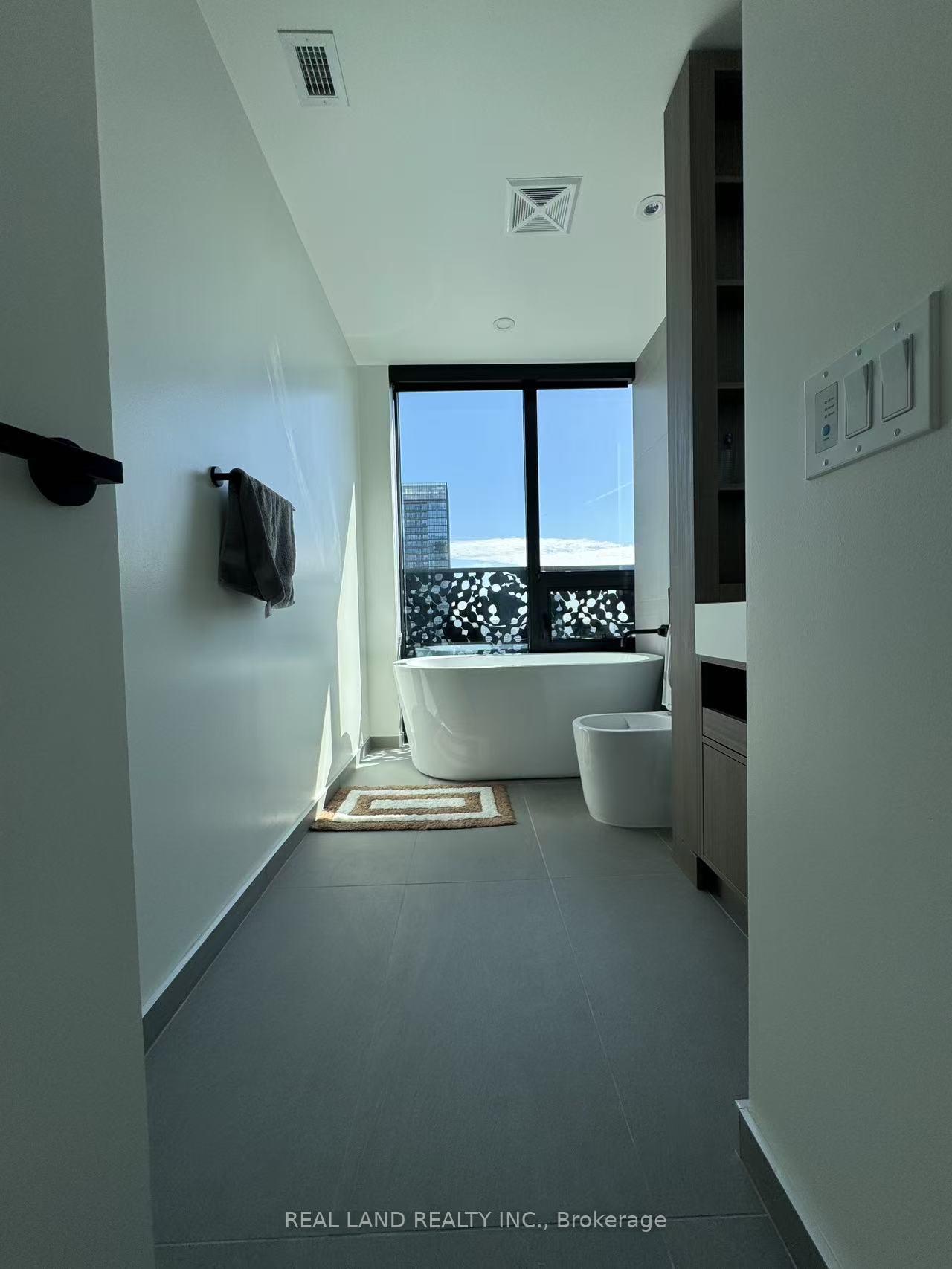 Front of Unit 3403, 55 Charles Street E