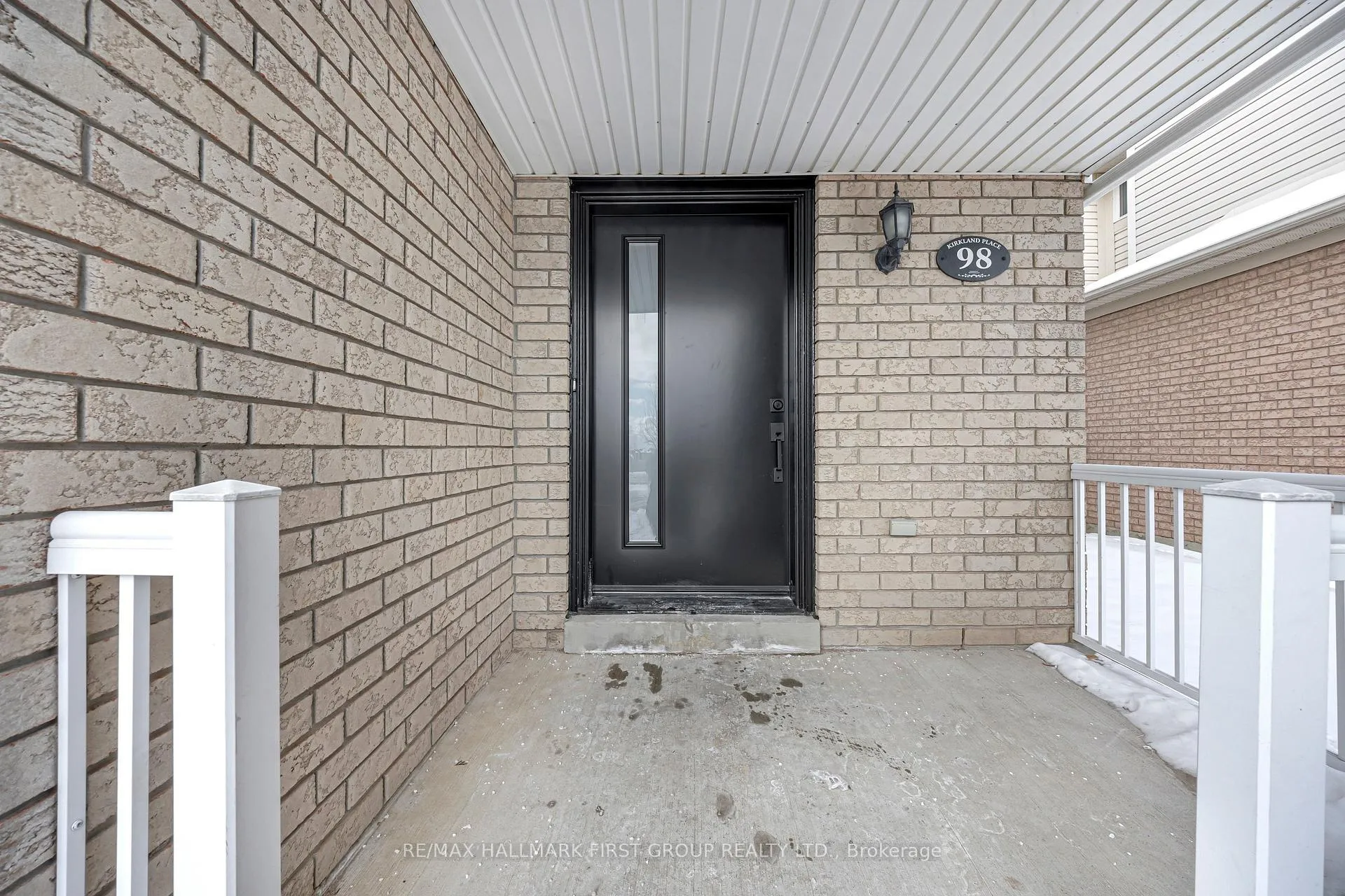 Photo 2 of 98 Kirkland Place, Whitby, Williamsburg — HOMEH