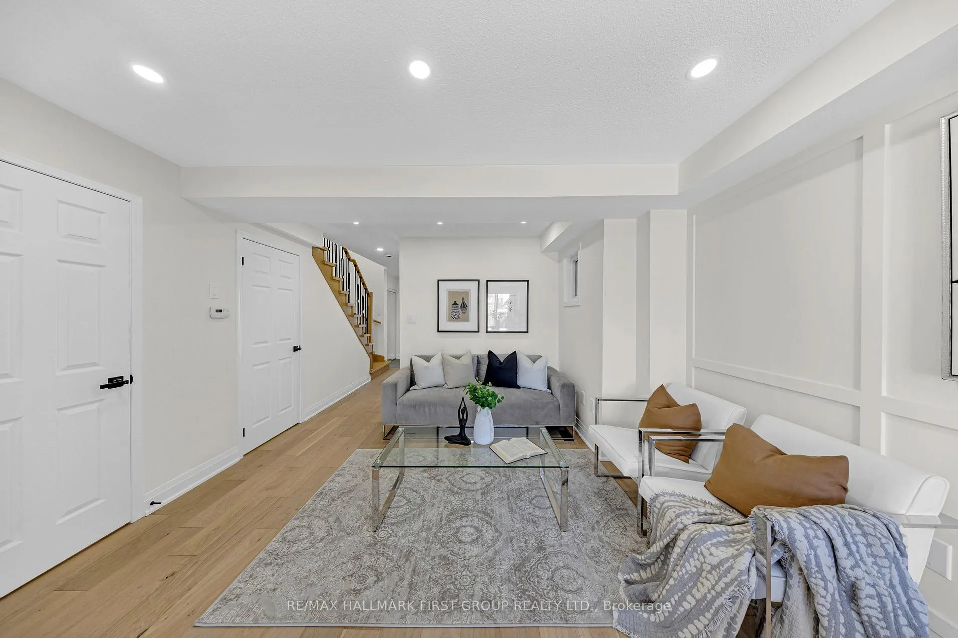 Photo 8 of 98 Kirkland Place, Whitby, Williamsburg — HOMEH