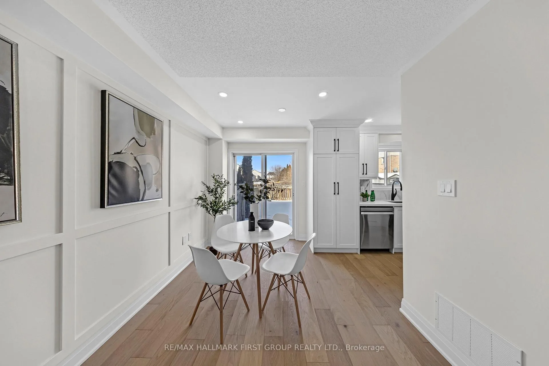 Photo 9 of 98 Kirkland Place, Whitby, Williamsburg — HOMEH