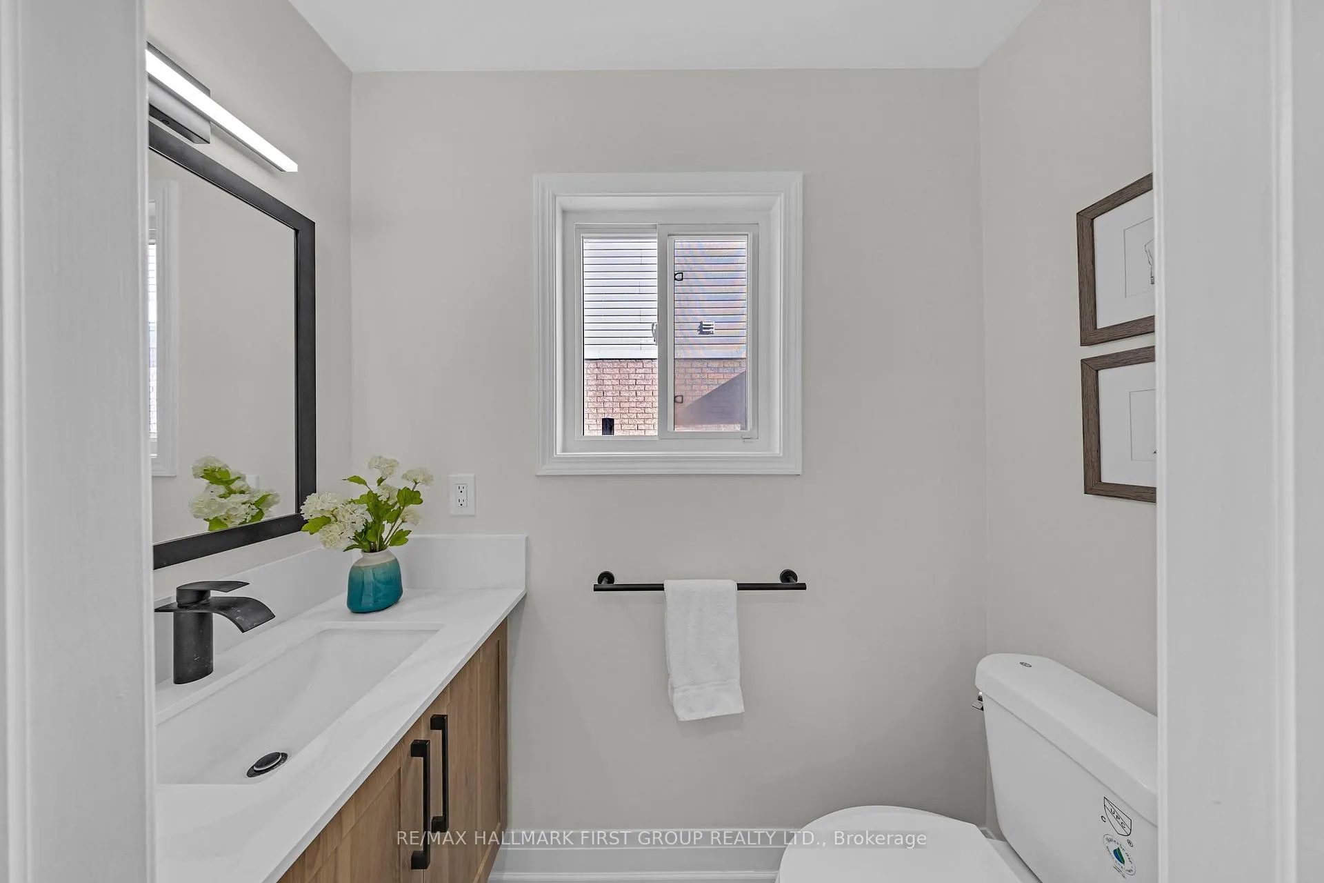 Photo 15 of 98 Kirkland Place, Whitby, Williamsburg — HOMEH
