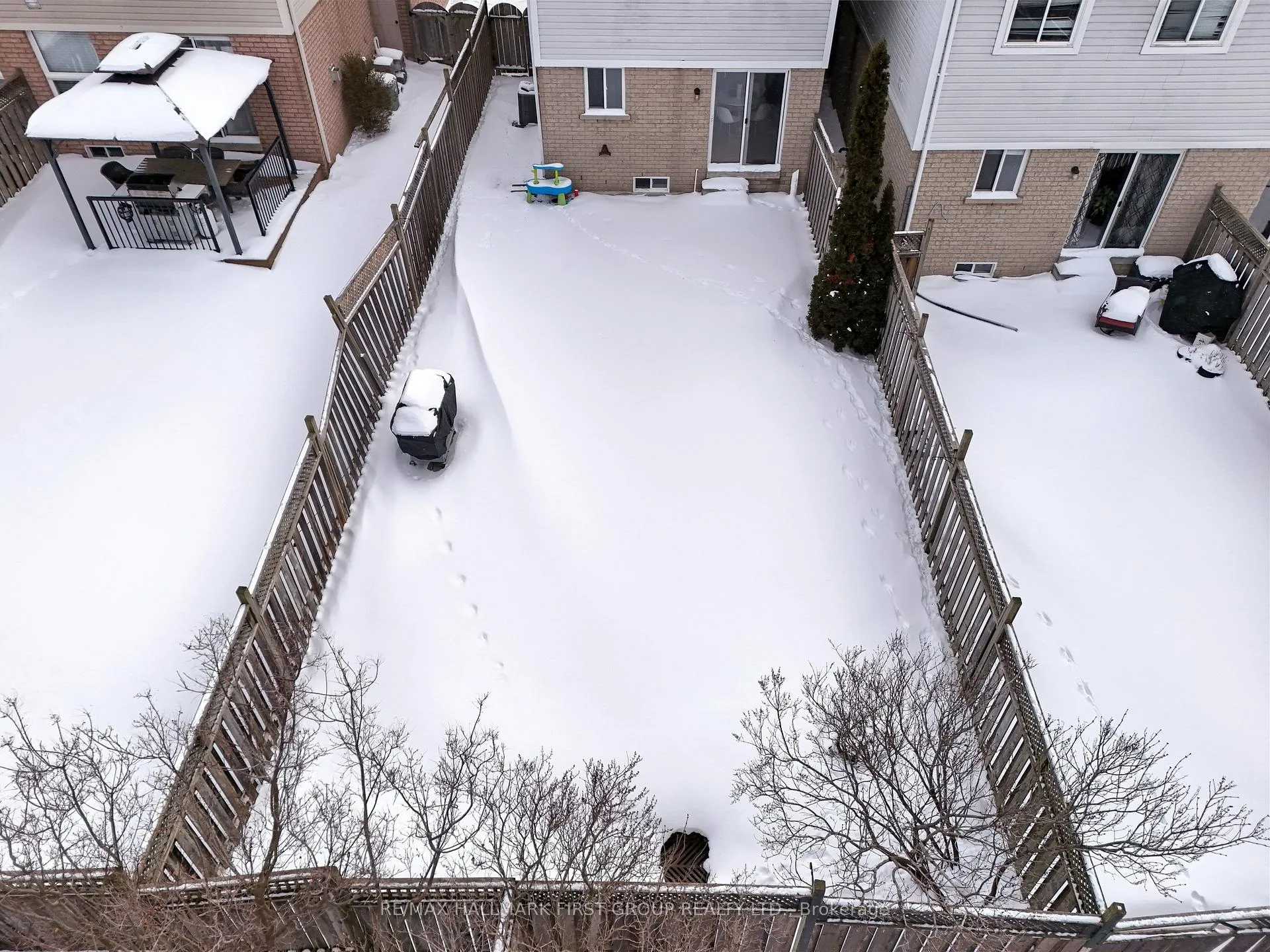 Photo 33 of 98 Kirkland Place, Whitby, Williamsburg — HOMEH