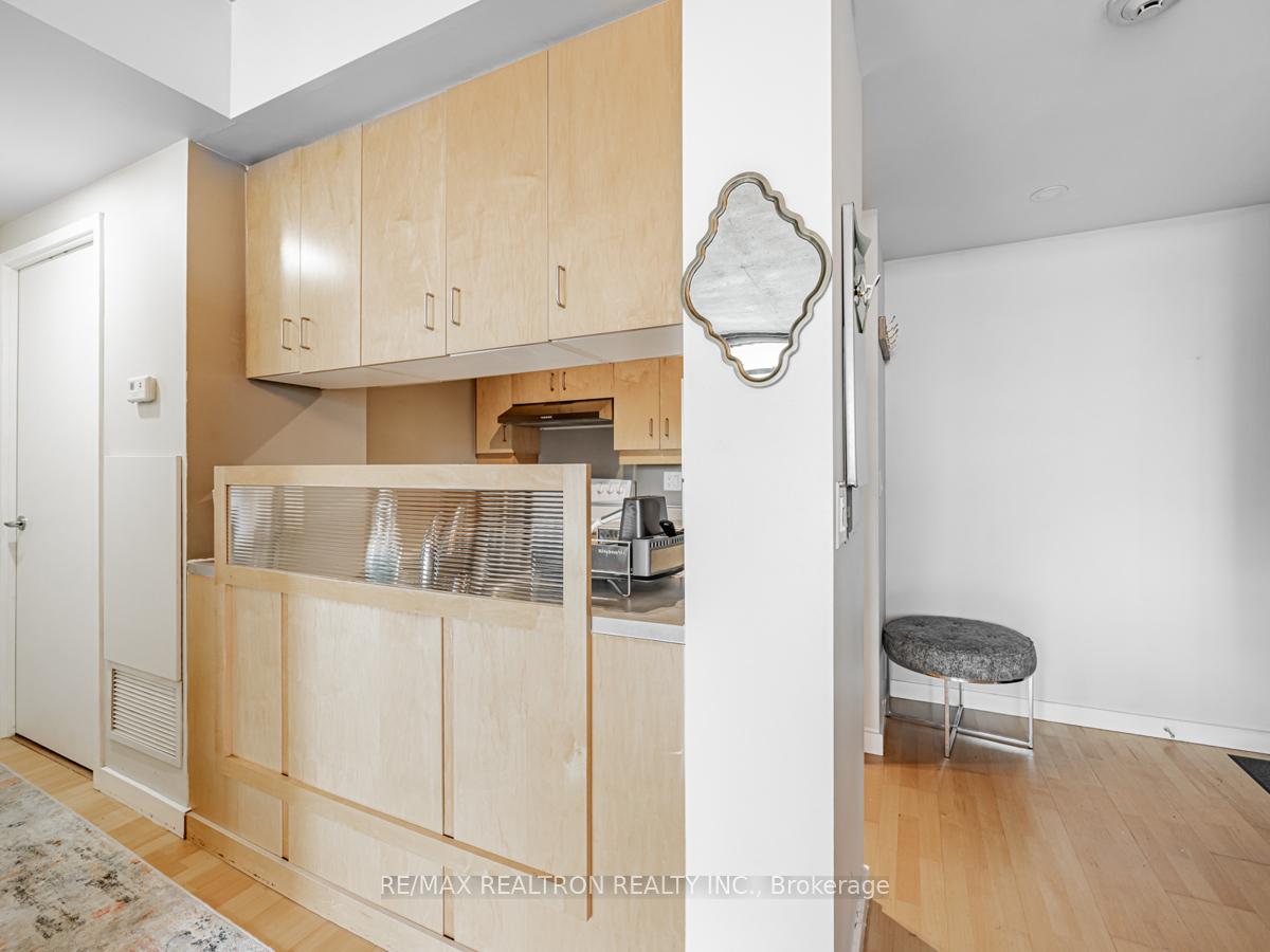 Photo 6 of Unit 1109, 281 Mutual Street E, Toronto, Church-Yonge Corridor — HOMEH