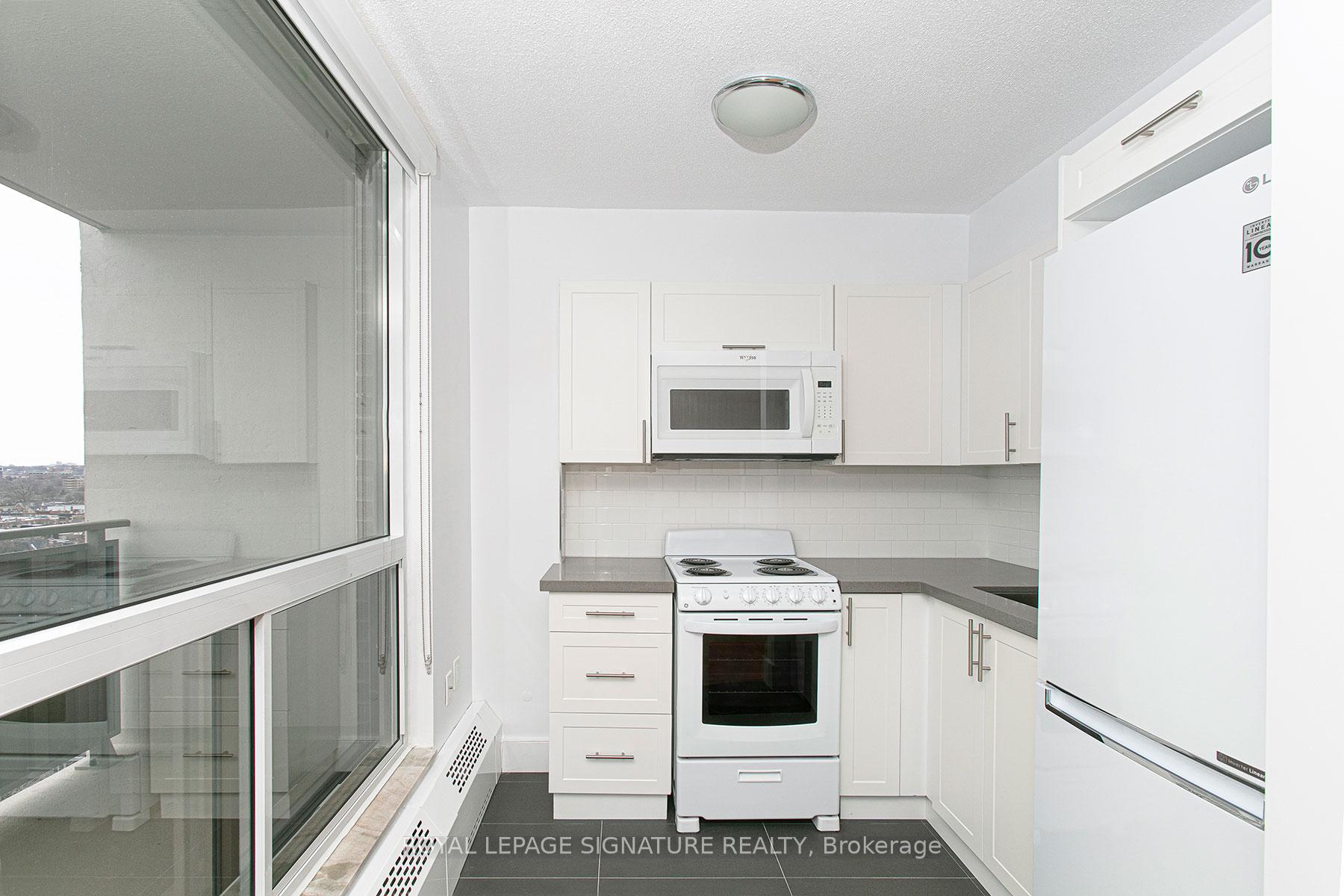 Photo 15 of Unit 1407, 666 Spadina Avenue, Toronto, University — HOMEH