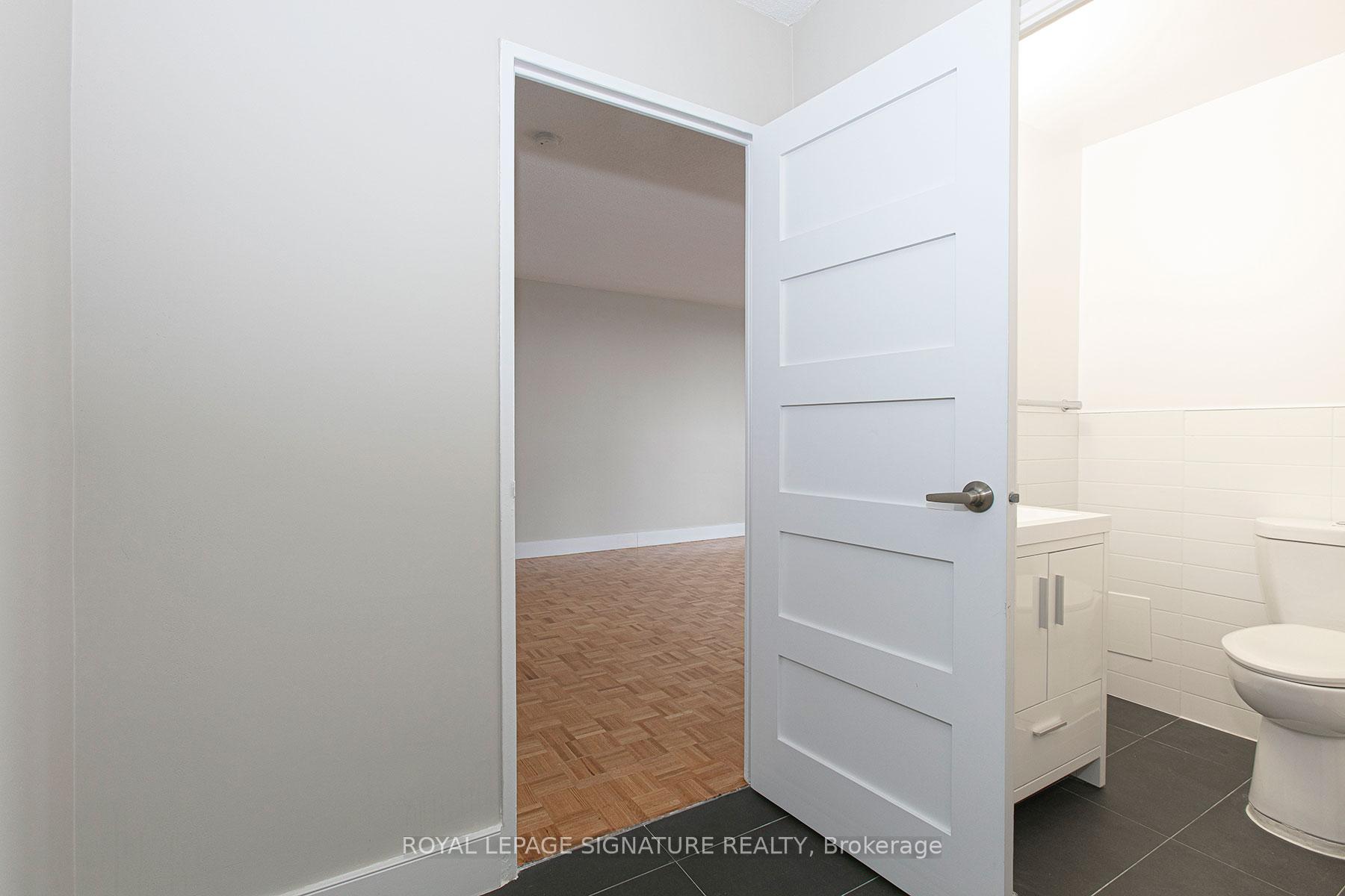 Photo 2 of Unit 1407, 666 Spadina Avenue, Toronto, University — HOMEH
