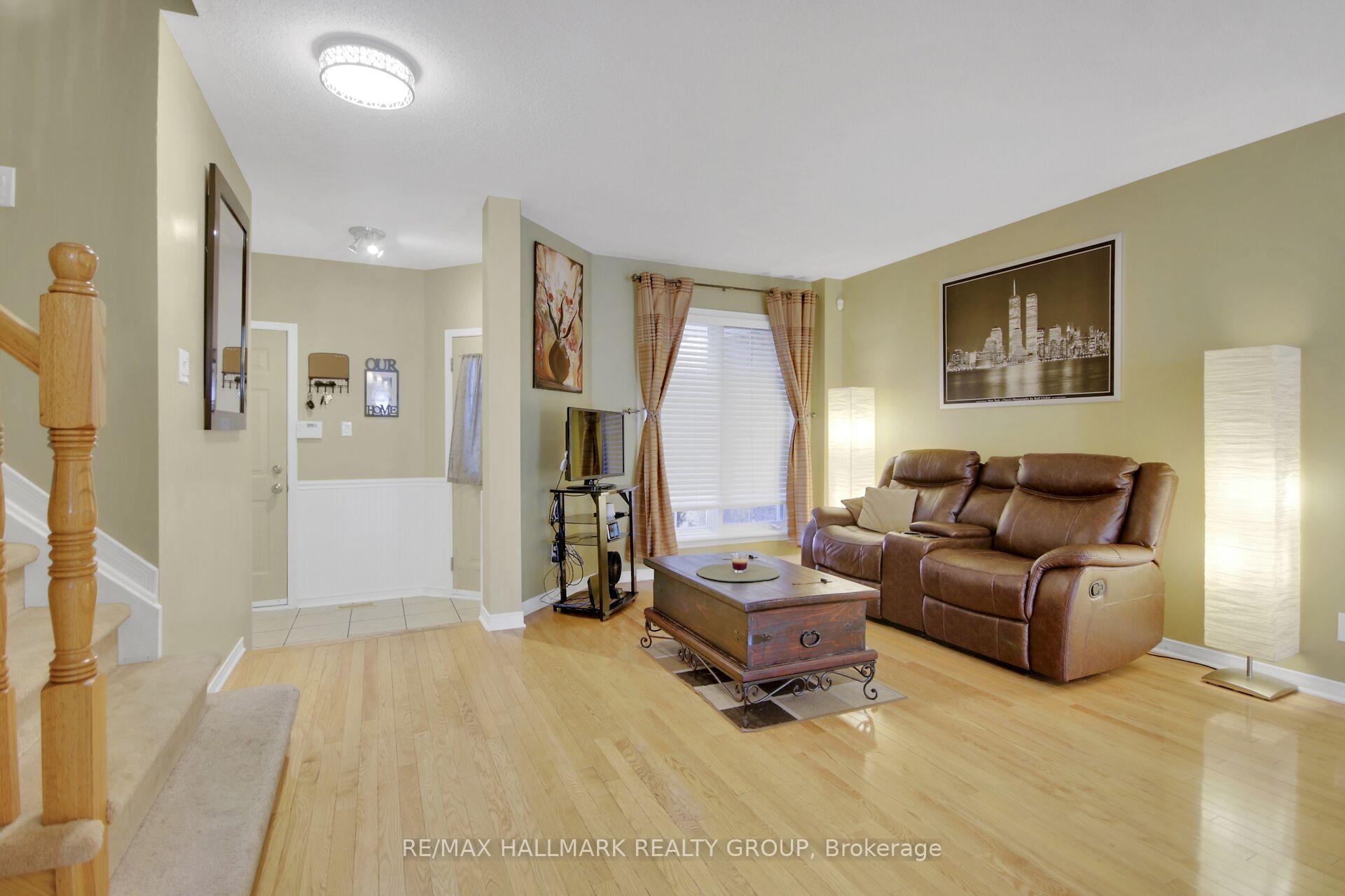 Photo 3 of 55 Binbury Way, Ottawa, Hunt Club Park/Greenboro — HOMEH