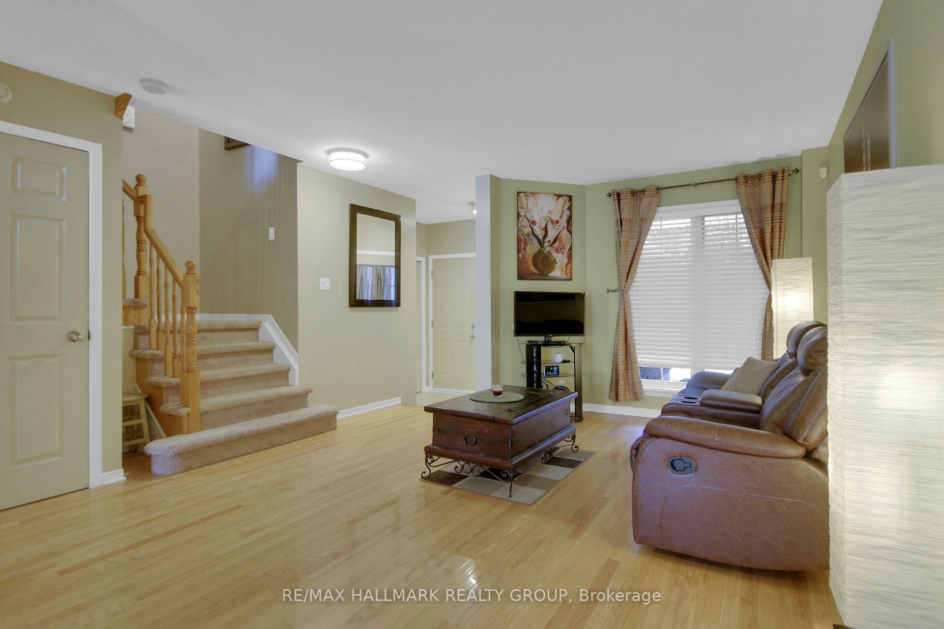 Photo 4 of 55 Binbury Way, Ottawa, Hunt Club Park/Greenboro — HOMEH