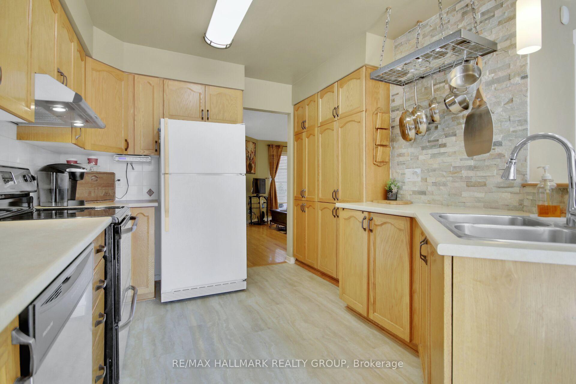 Photo 11 of 55 Binbury Way, Ottawa, Hunt Club Park/Greenboro — HOMEH
