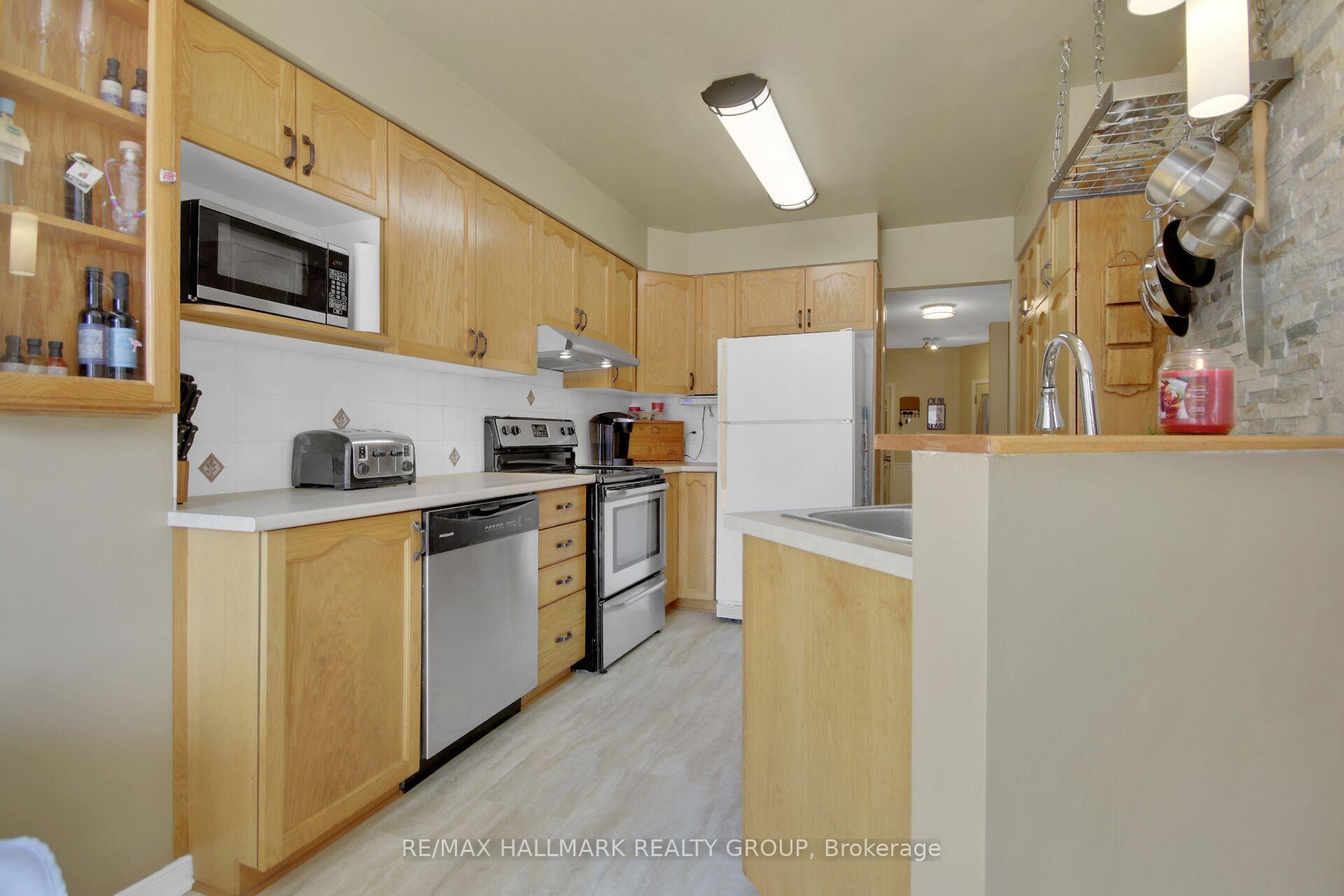 Photo 12 of 55 Binbury Way, Ottawa, Hunt Club Park/Greenboro — HOMEH
