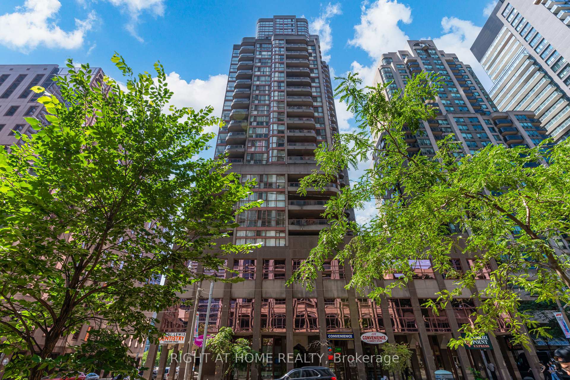 Photo 1 of Unit 506, 736 Bay Street, Toronto, Bay Street Corridor — HOMEH