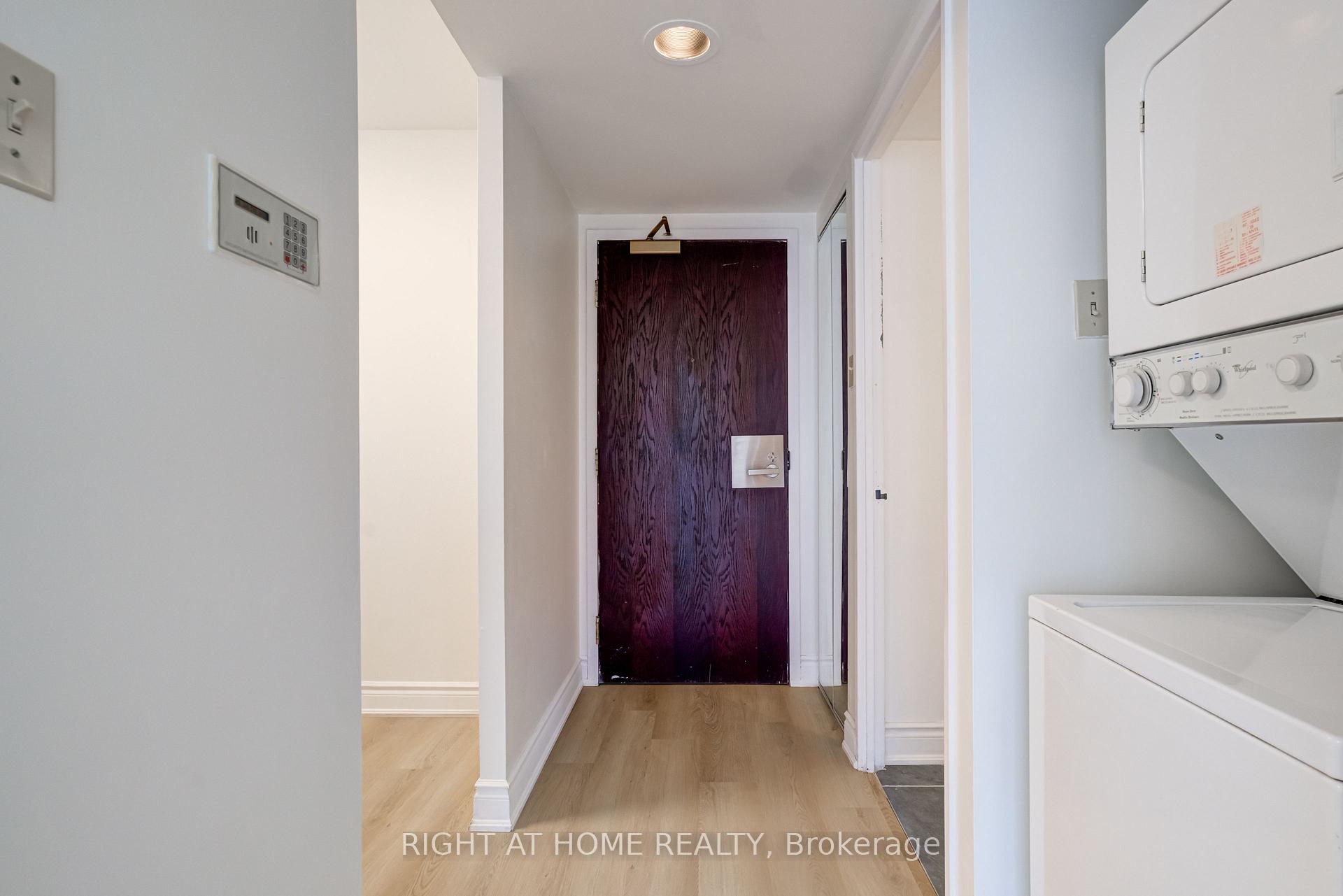 Photo 8 of Unit 506, 736 Bay Street, Toronto, Bay Street Corridor — HOMEH