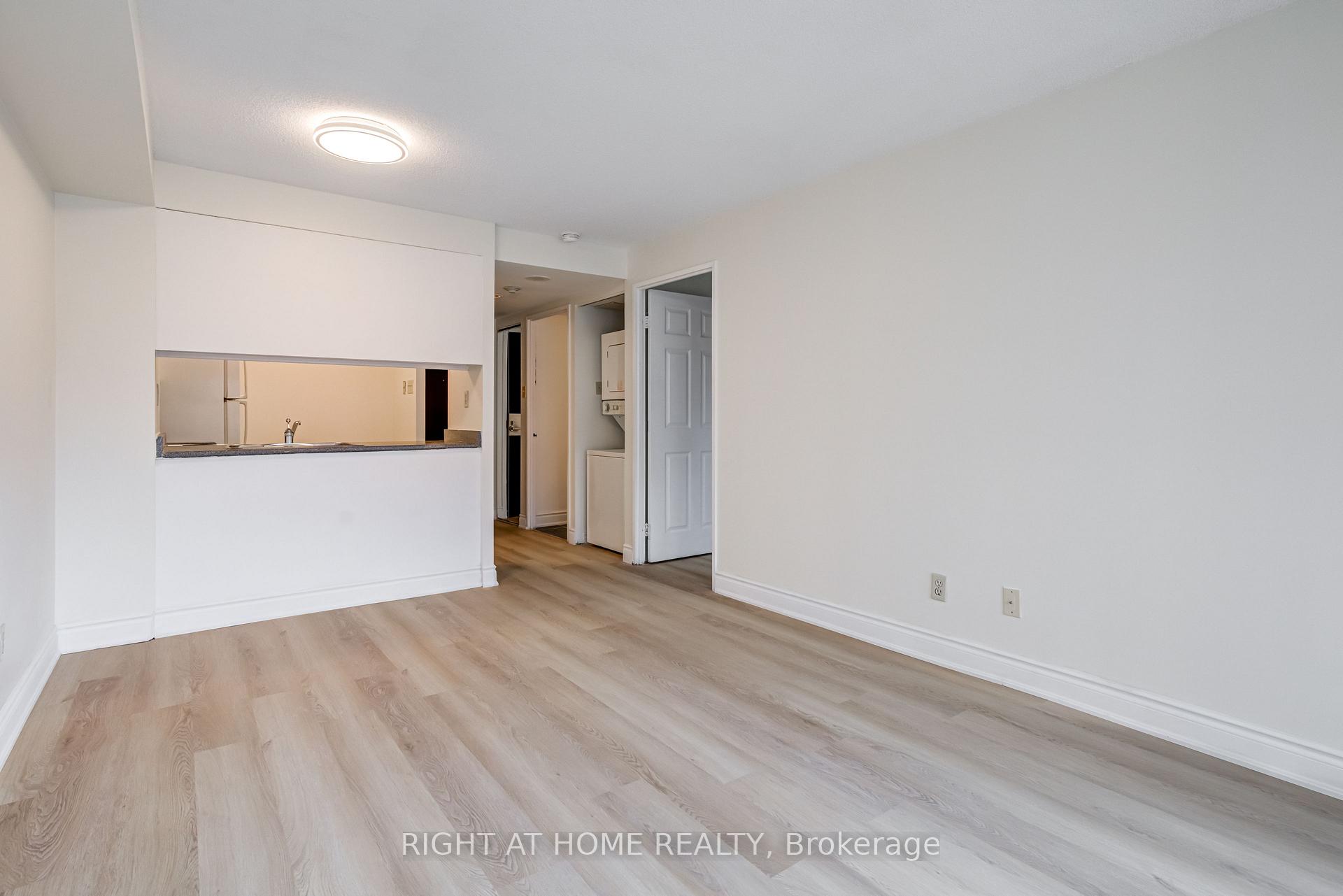 Photo 13 of Unit 506, 736 Bay Street, Toronto, Bay Street Corridor — HOMEH