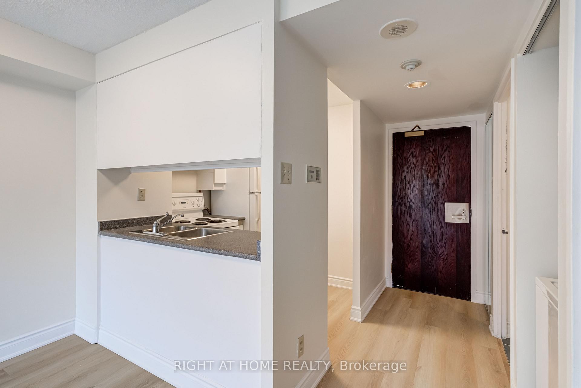 Photo 12 of Unit 506, 736 Bay Street, Toronto, Bay Street Corridor — HOMEH