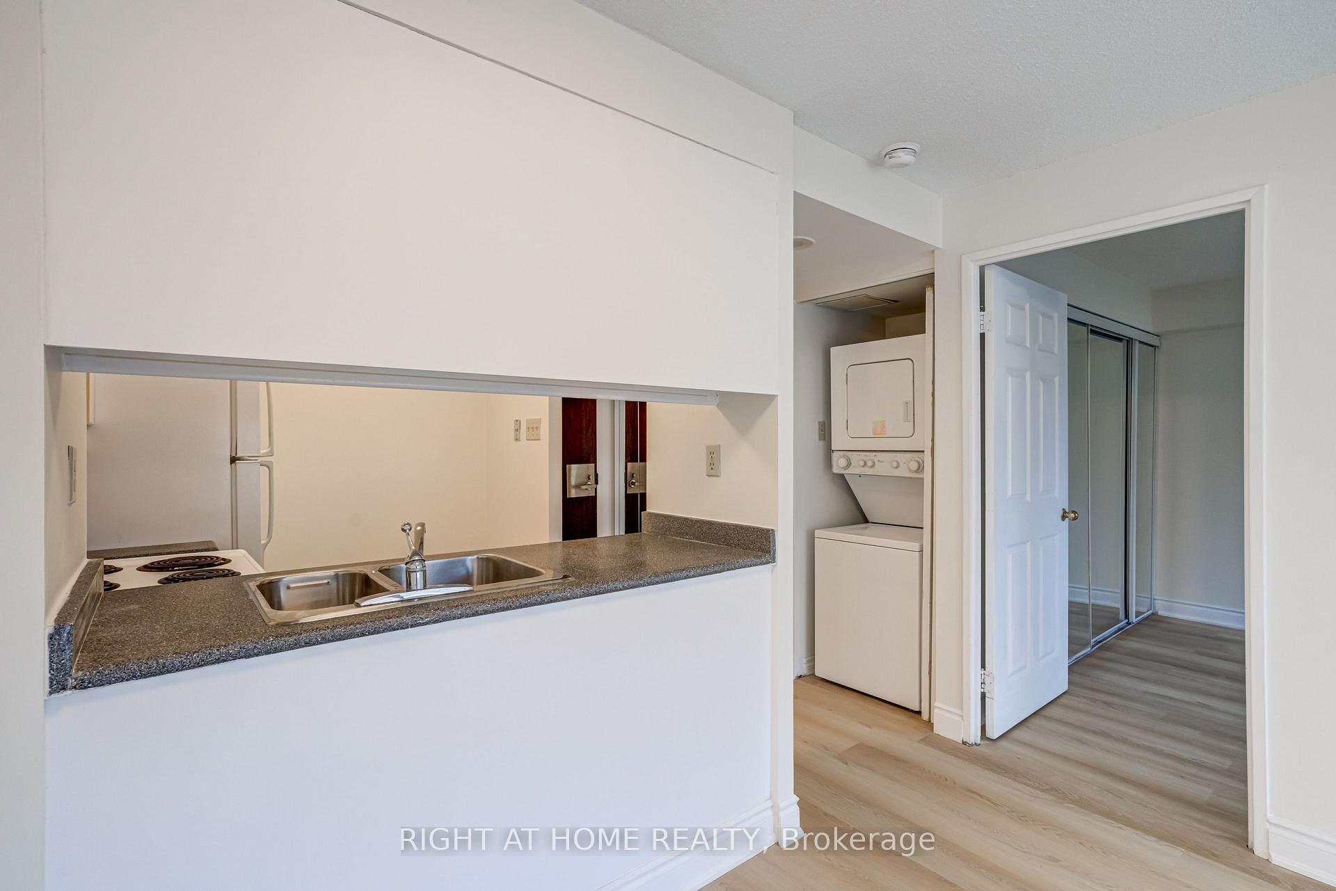 Photo 15 of Unit 506, 736 Bay Street, Toronto, Bay Street Corridor — HOMEH