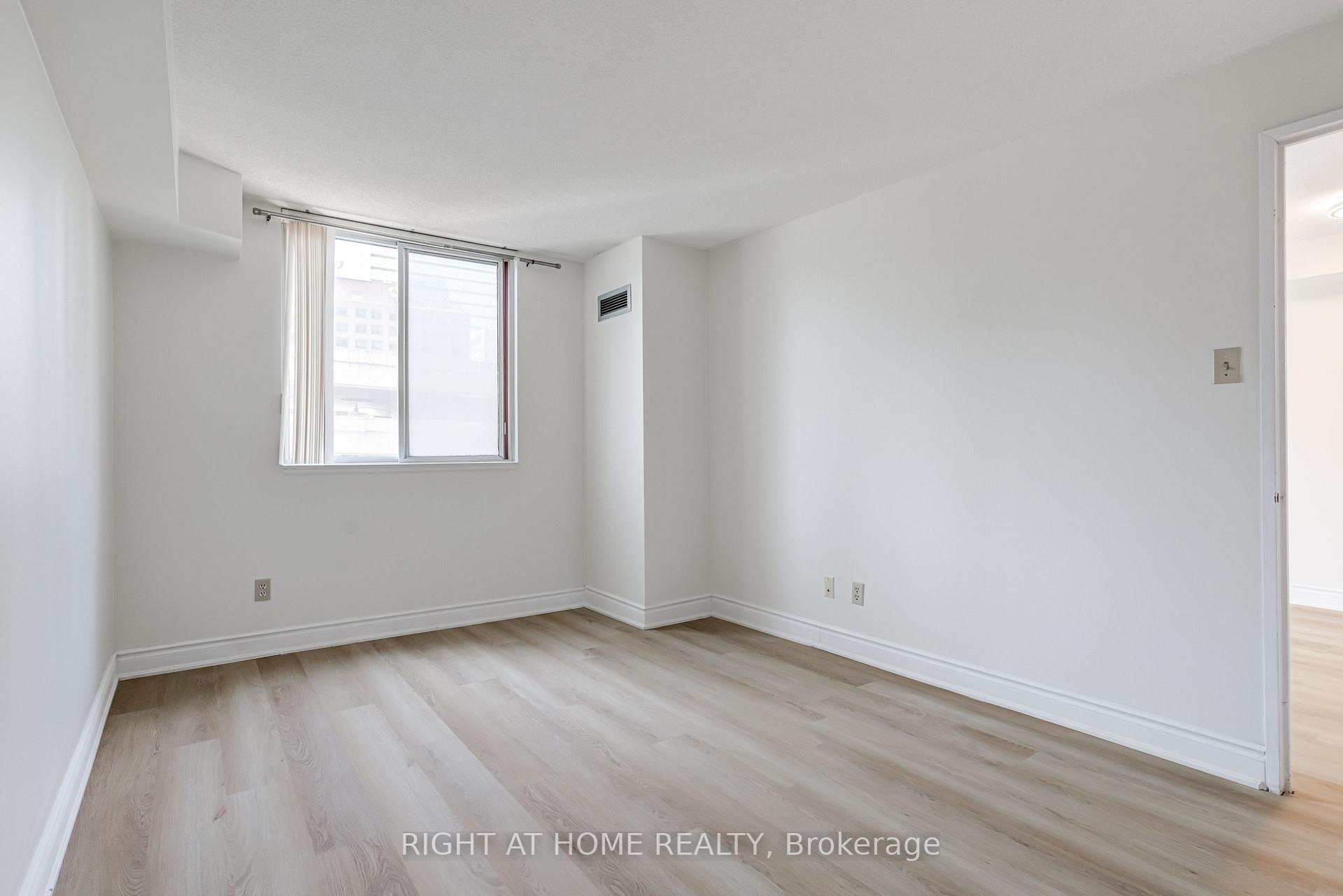Photo 21 of Unit 506, 736 Bay Street, Toronto, Bay Street Corridor — HOMEH