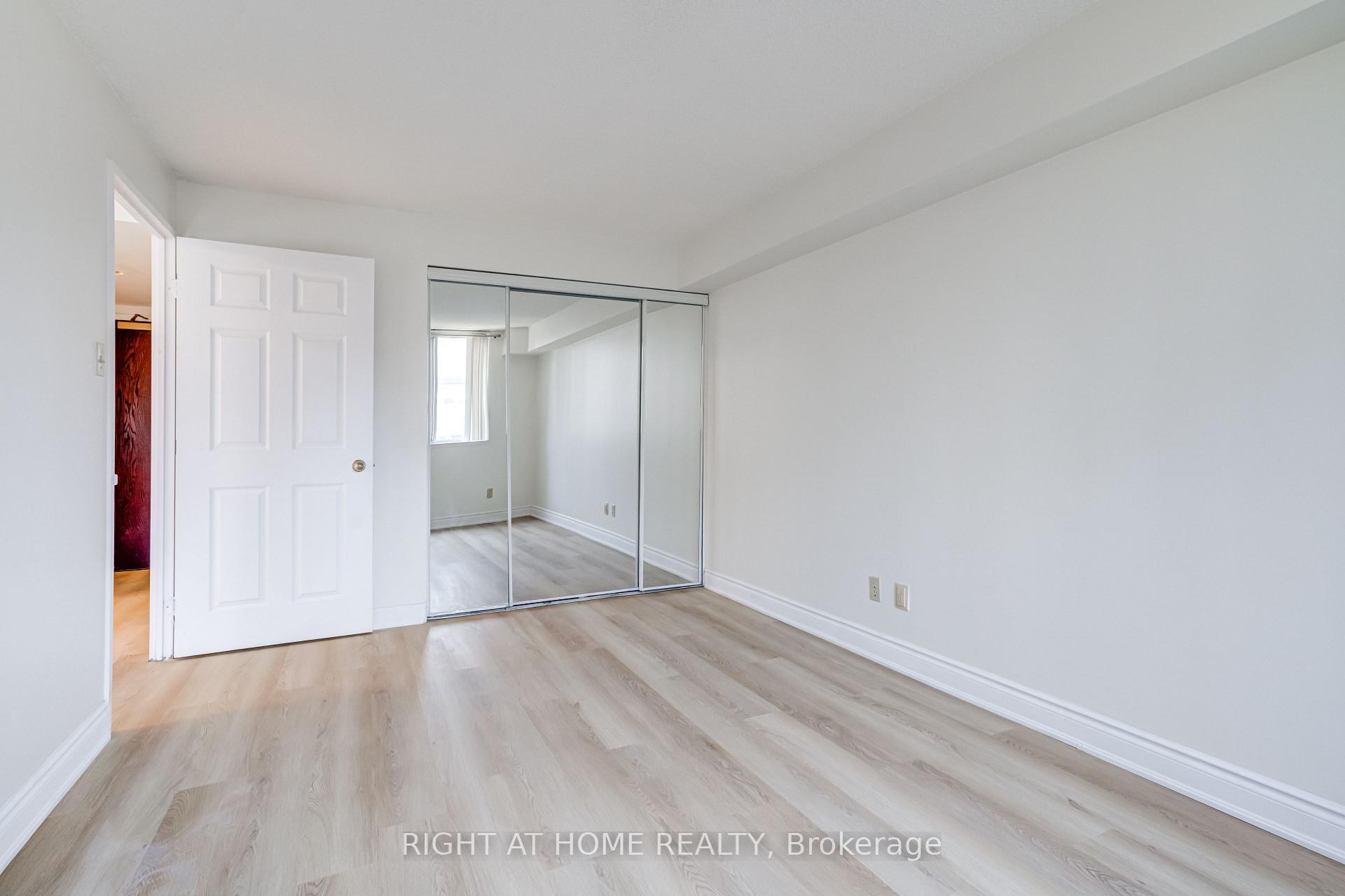Photo 17 of Unit 506, 736 Bay Street, Toronto, Bay Street Corridor — HOMEH