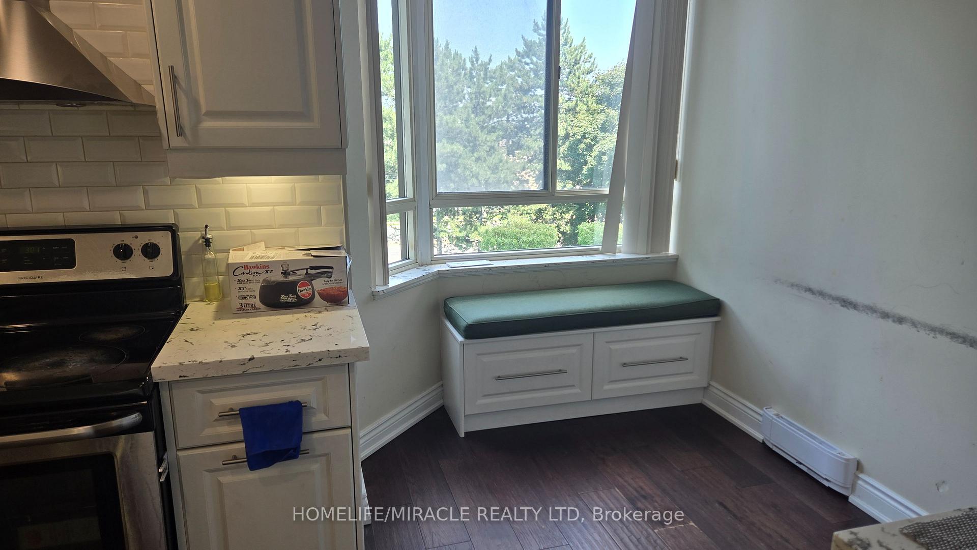 Photo 11 of Unit 309, 5 Lisa Street, Brampton, Queen Street Corridor — HOMEH