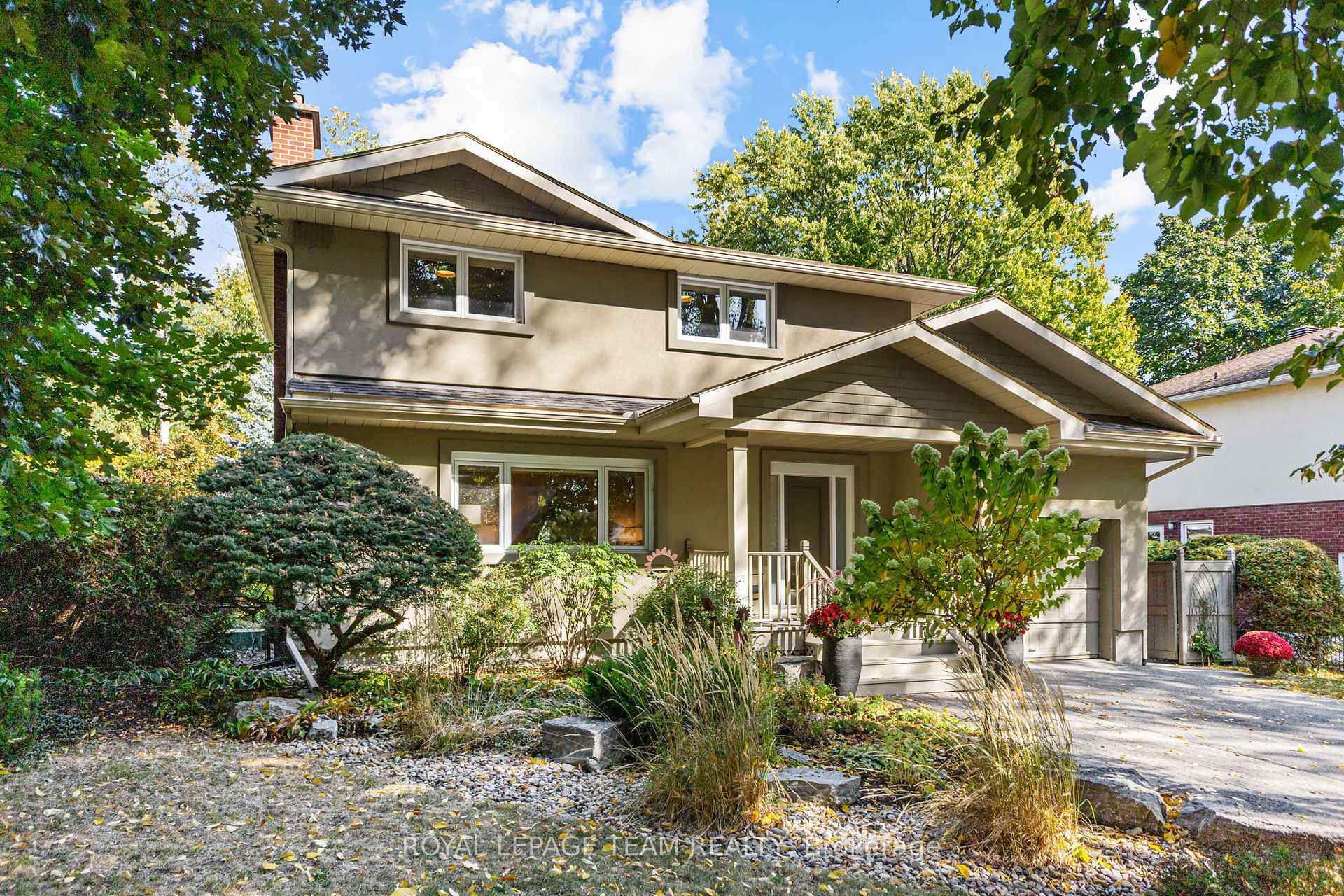 Photo 1 of 937 Kingsmere Avenue, Ottawa, McKellar Heights/Glabar Park — HOMEH