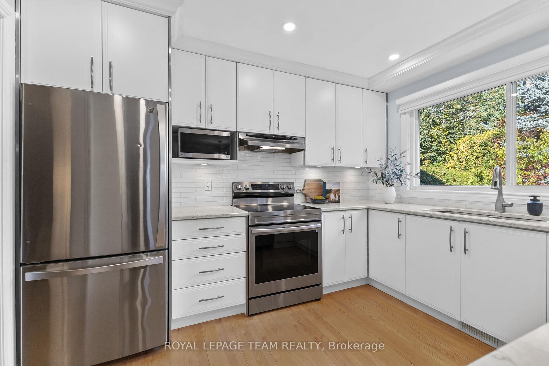 Photo 8 of 937 Kingsmere Avenue, Ottawa, McKellar Heights/Glabar Park — HOMEH