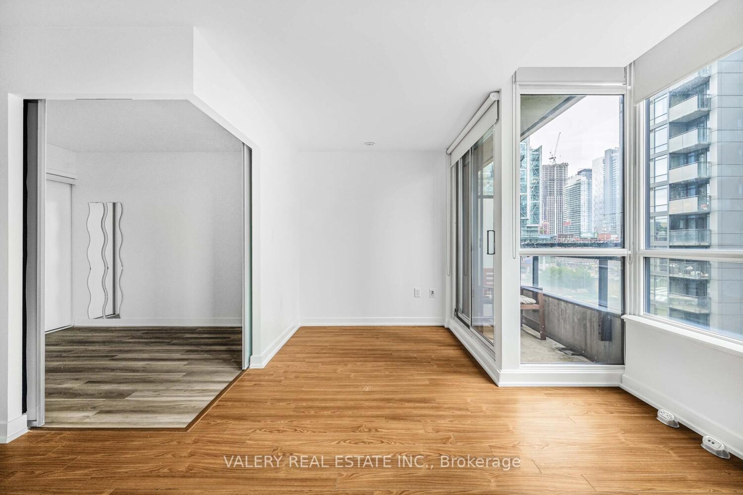 Photo 3 of Unit 710, 8 Telegram Mews, Toronto, Waterfront Communities — HOMEH