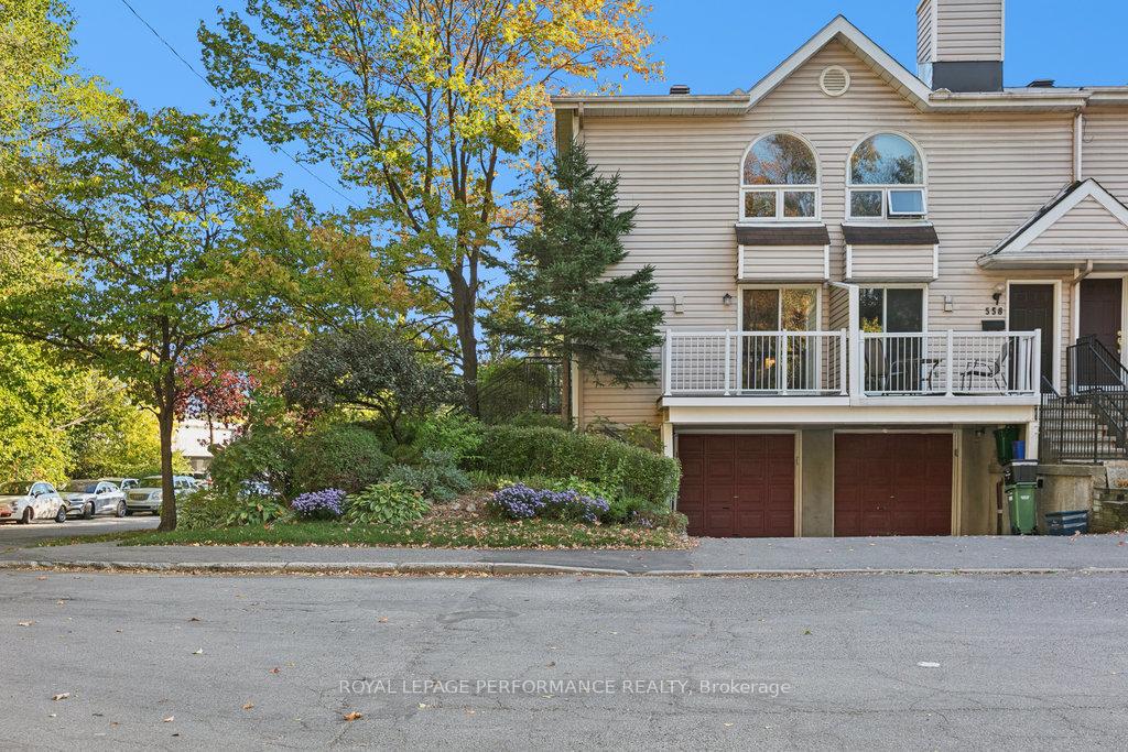 Photo 2 of 560 Thomson Street, Ottawa, Viscount Alexander Park — HOMEH