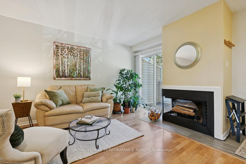 Photo 6 of 560 Thomson Street, Ottawa, Viscount Alexander Park — HOMEH
