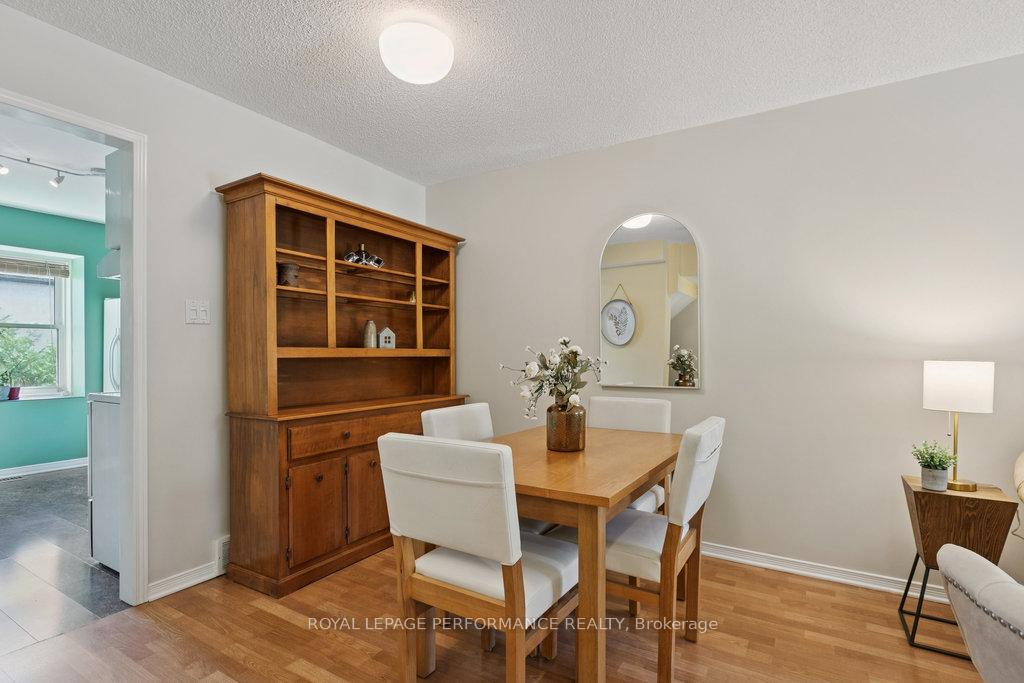 Photo 11 of 560 Thomson Street, Ottawa, Viscount Alexander Park — HOMEH